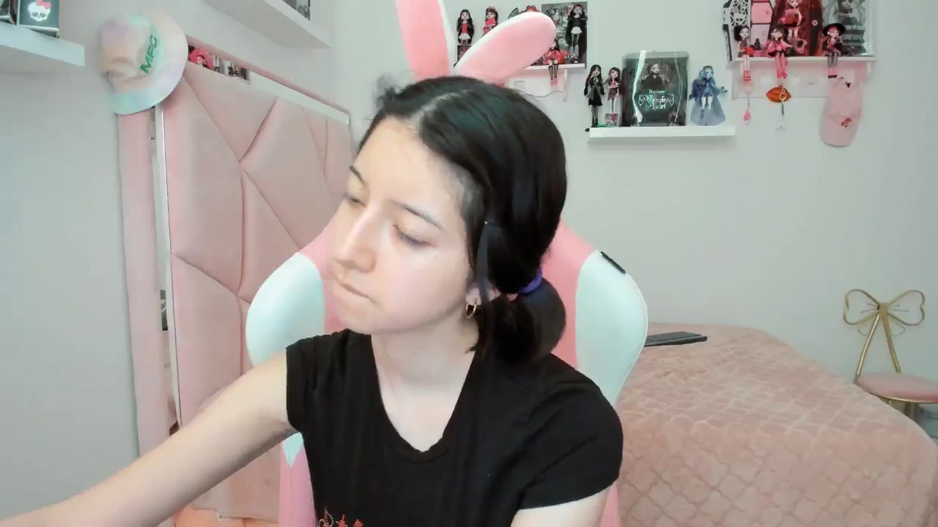 Gallery image thumbnail from Cherrycute666's myfreecams stream on, 11/05/2024, 23:37 image 7 of 20