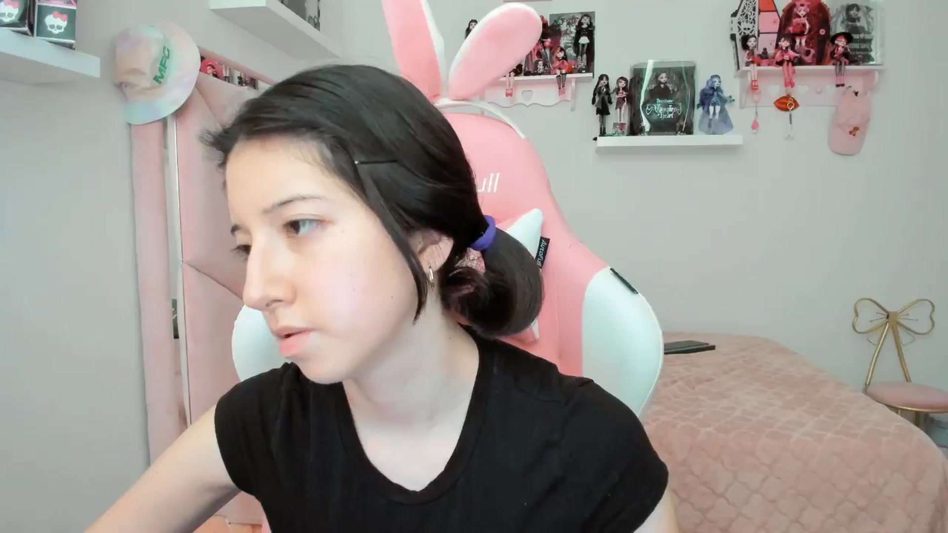 Gallery image thumbnail from Cherrycute666's myfreecams stream on, 11/05/2024, 23:37 image 10 of 20