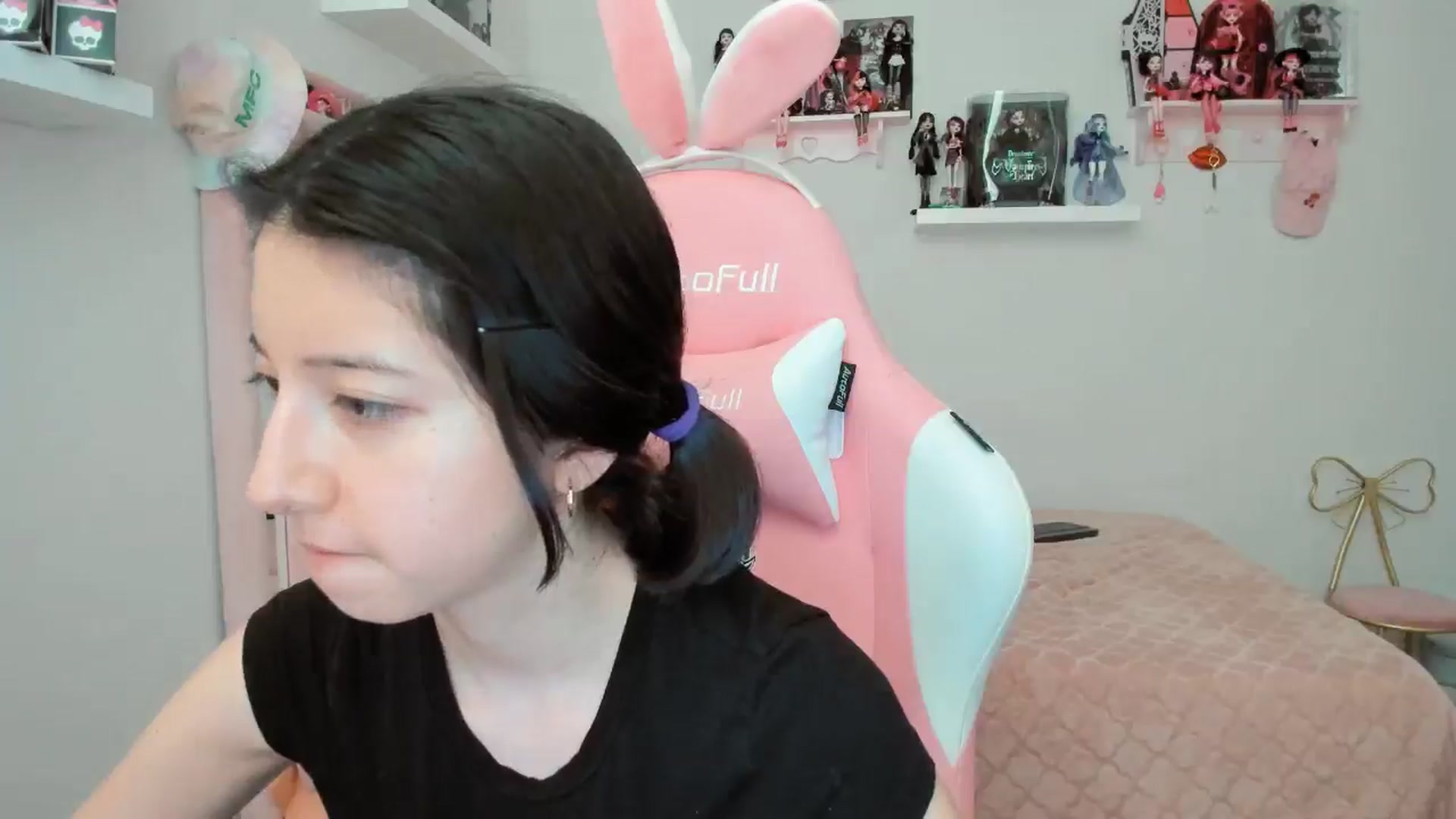 Gallery image thumbnail from Cherrycute666's myfreecams stream on, 11/05/2024, 23:37 image 13 of 20
