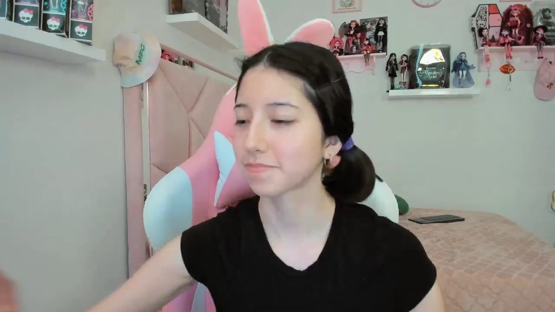 Gallery image thumbnail from Cherrycute666's myfreecams stream on, 11/05/2024, 23:37 image 18 of 20