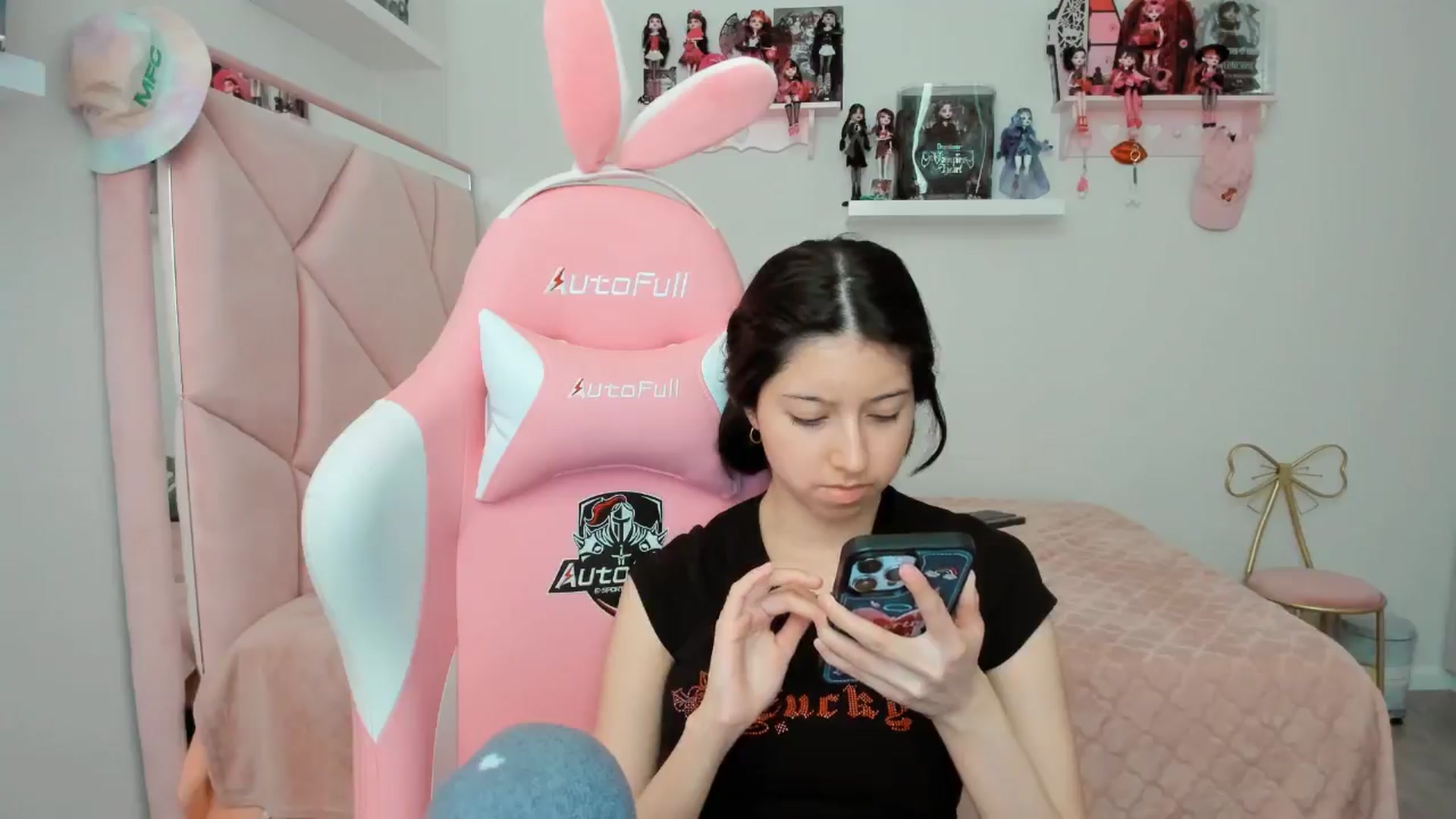 Gallery image thumbnail from Cherrycute666's myfreecams stream on, 11/05/2024, 23:37 image 6 of 20