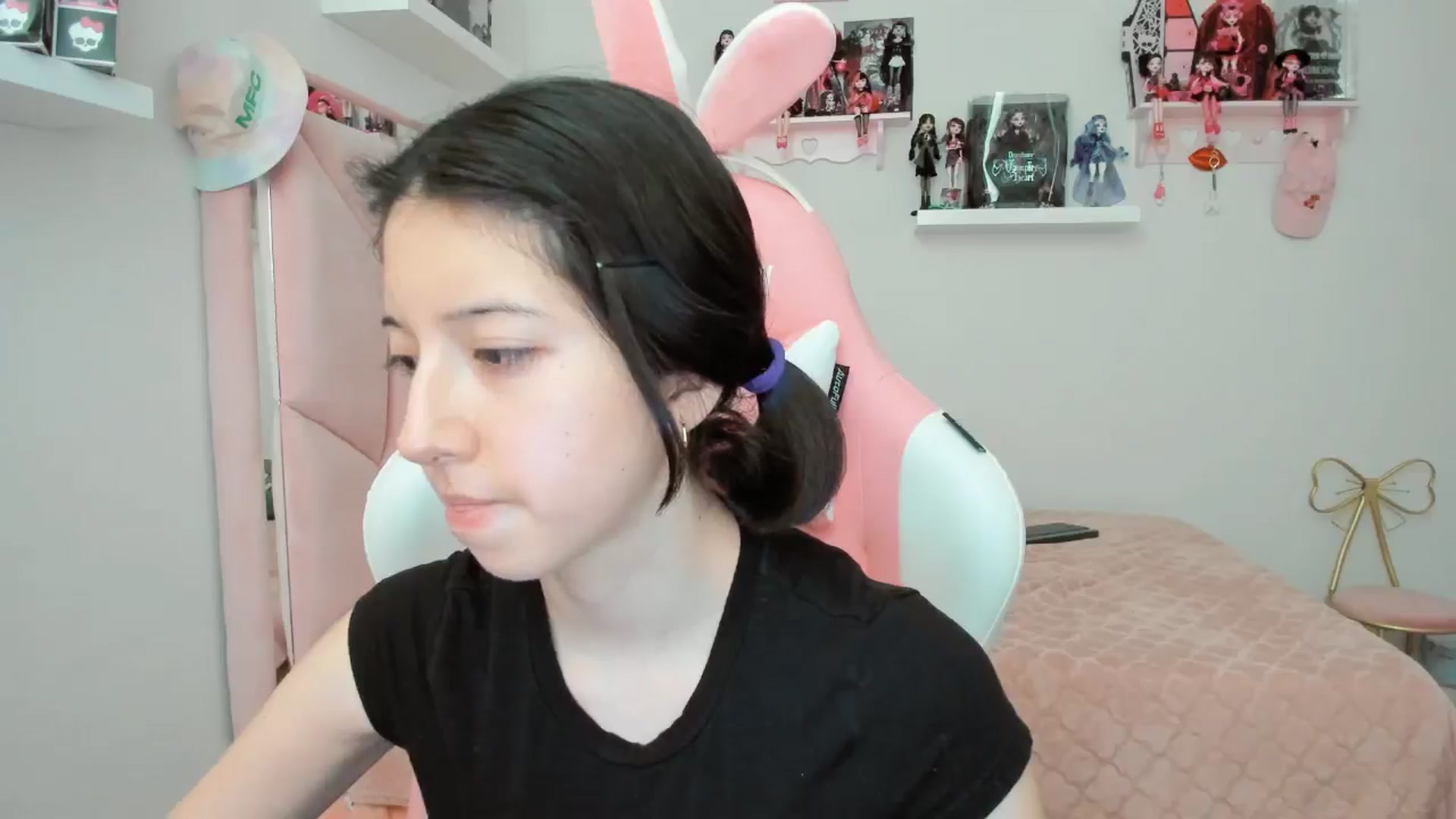 Gallery image thumbnail from Cherrycute666's myfreecams stream on, 11/05/2024, 23:37 image 11 of 20
