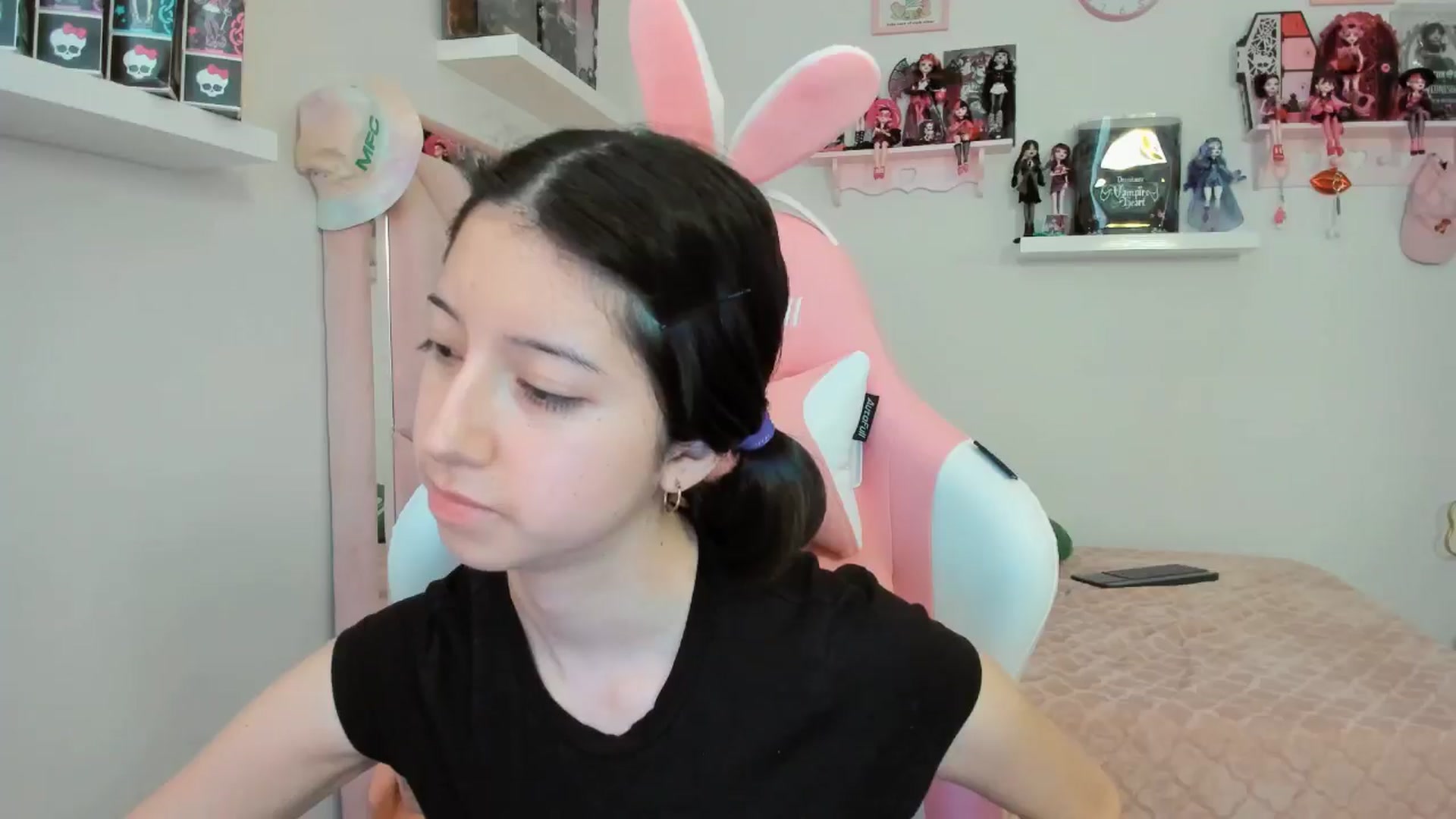 Gallery image thumbnail from Cherrycute666's myfreecams stream on, 11/05/2024, 23:37 image 19 of 20
