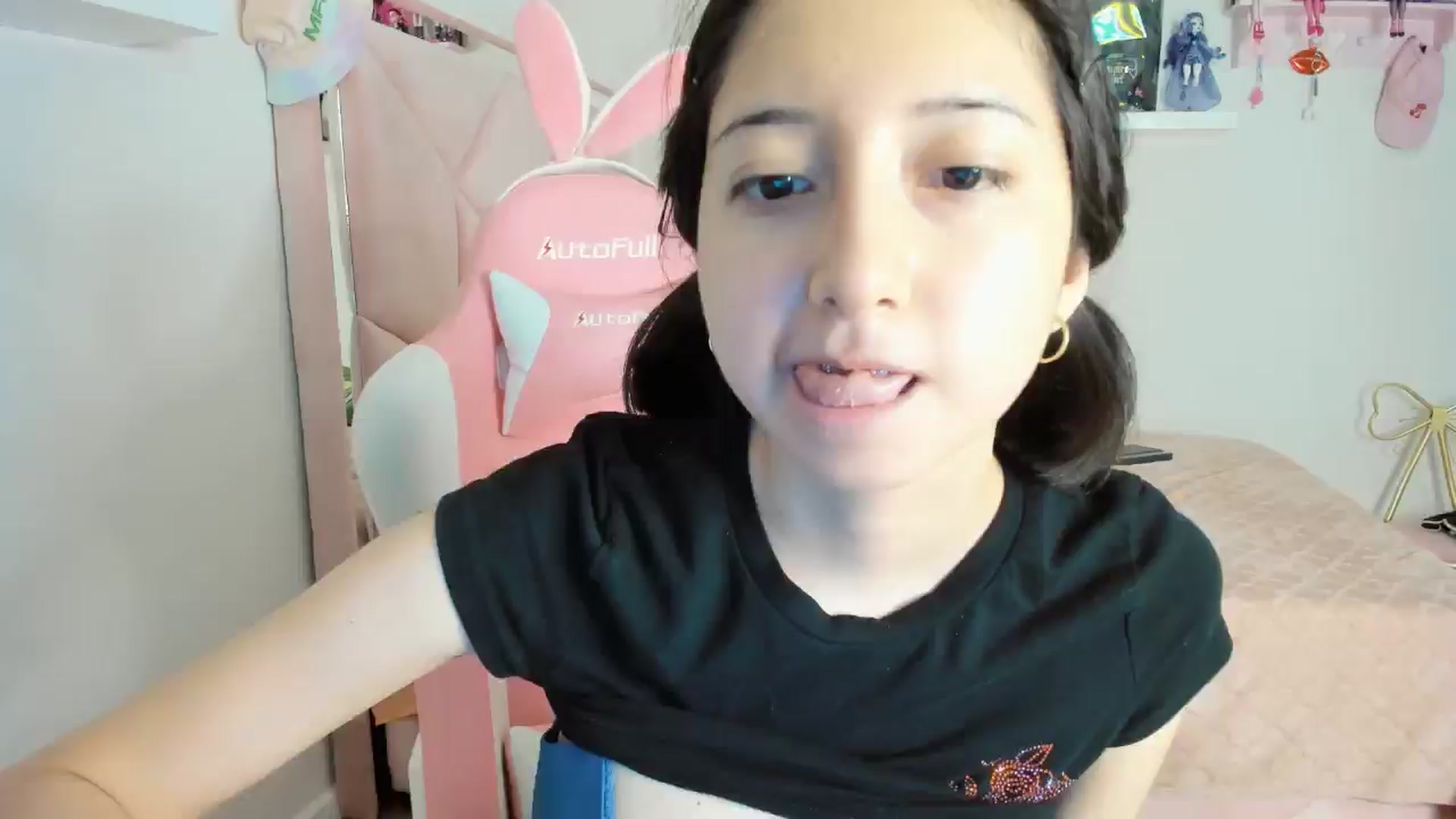 Gallery image thumbnail from Cherrycute666's myfreecams stream on, 11/06/2024, 01:54 image 8 of 20