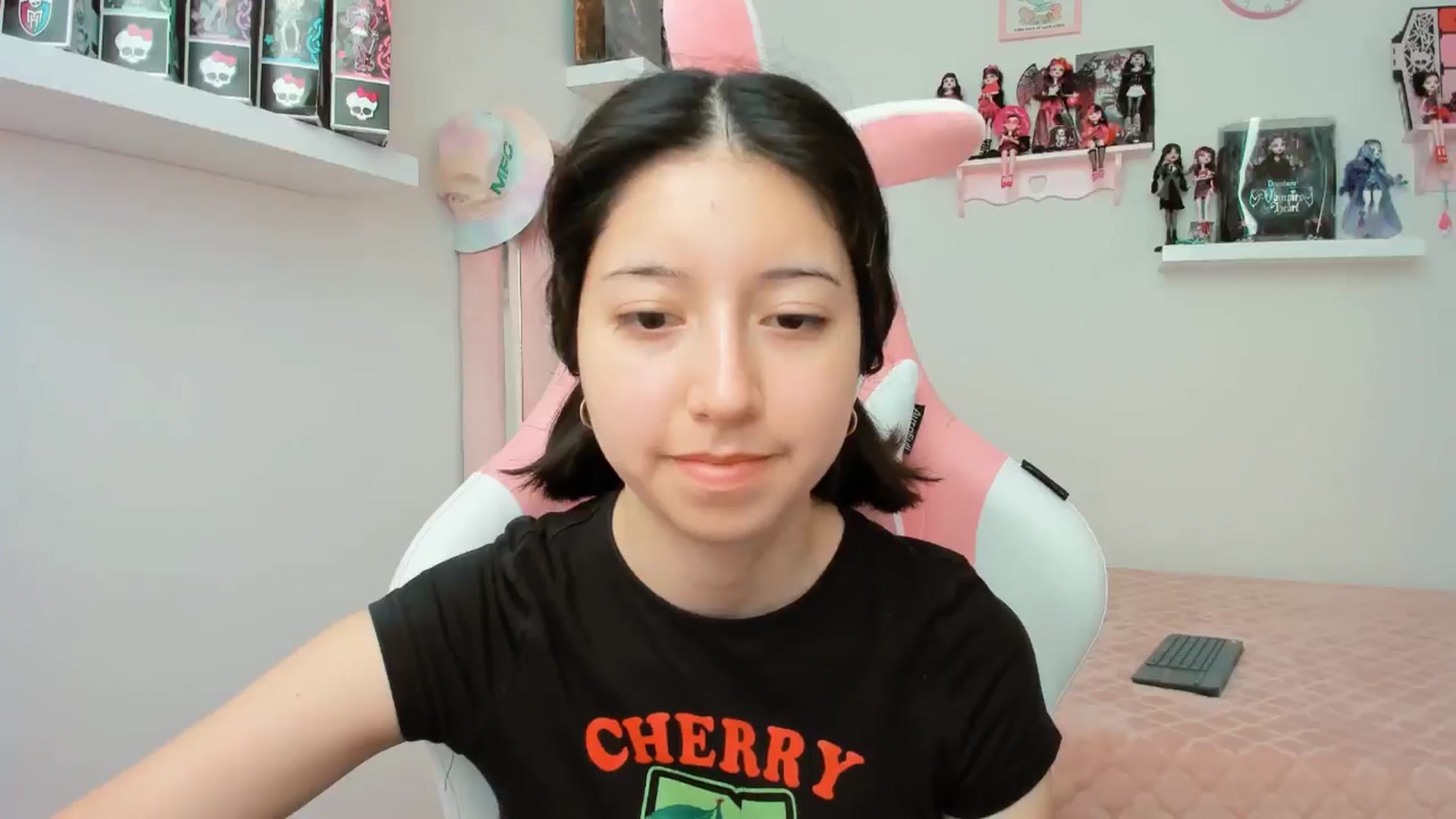 Gallery image thumbnail from Cherrycute666's myfreecams stream on, 11/07/2024, 22:09 image 8 of 20