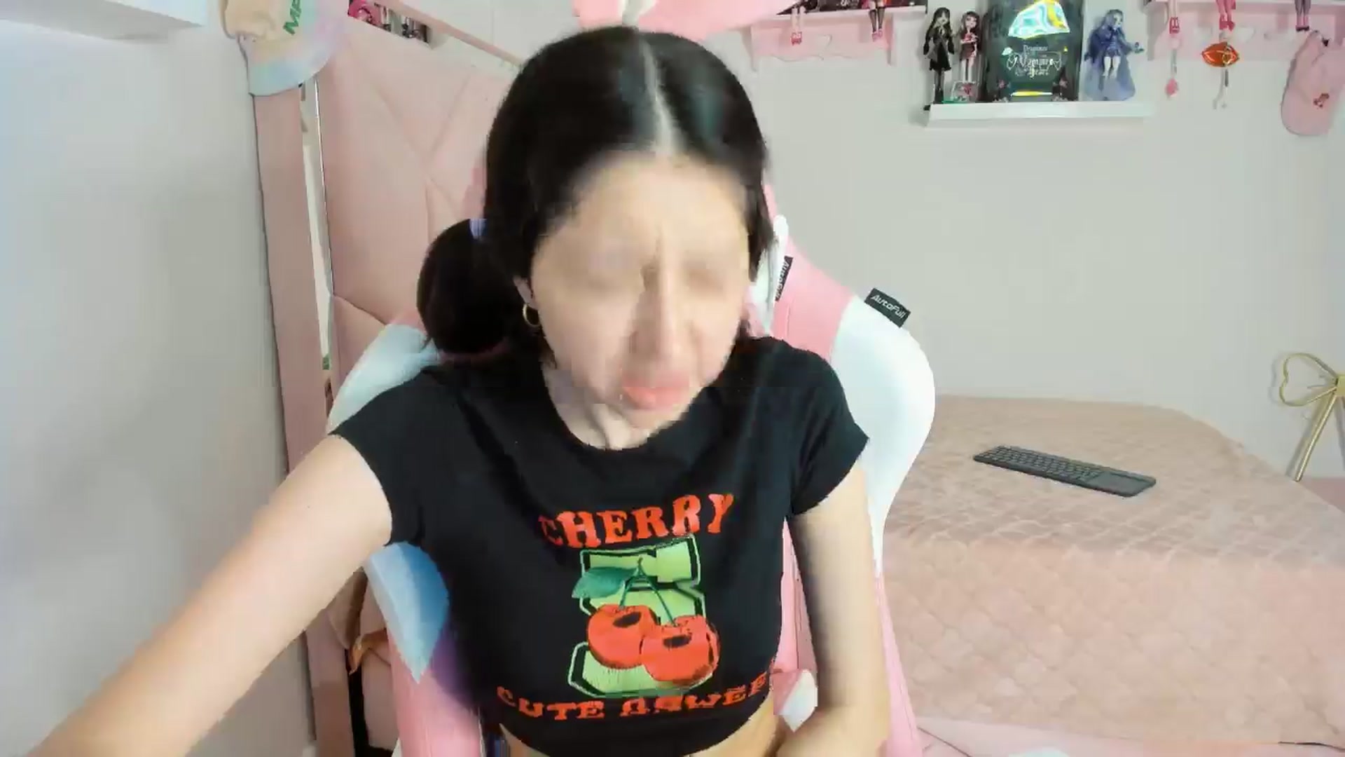 Gallery image thumbnail from Cherrycute666's myfreecams stream on, 11/08/2024, 24:11 image 19 of 20