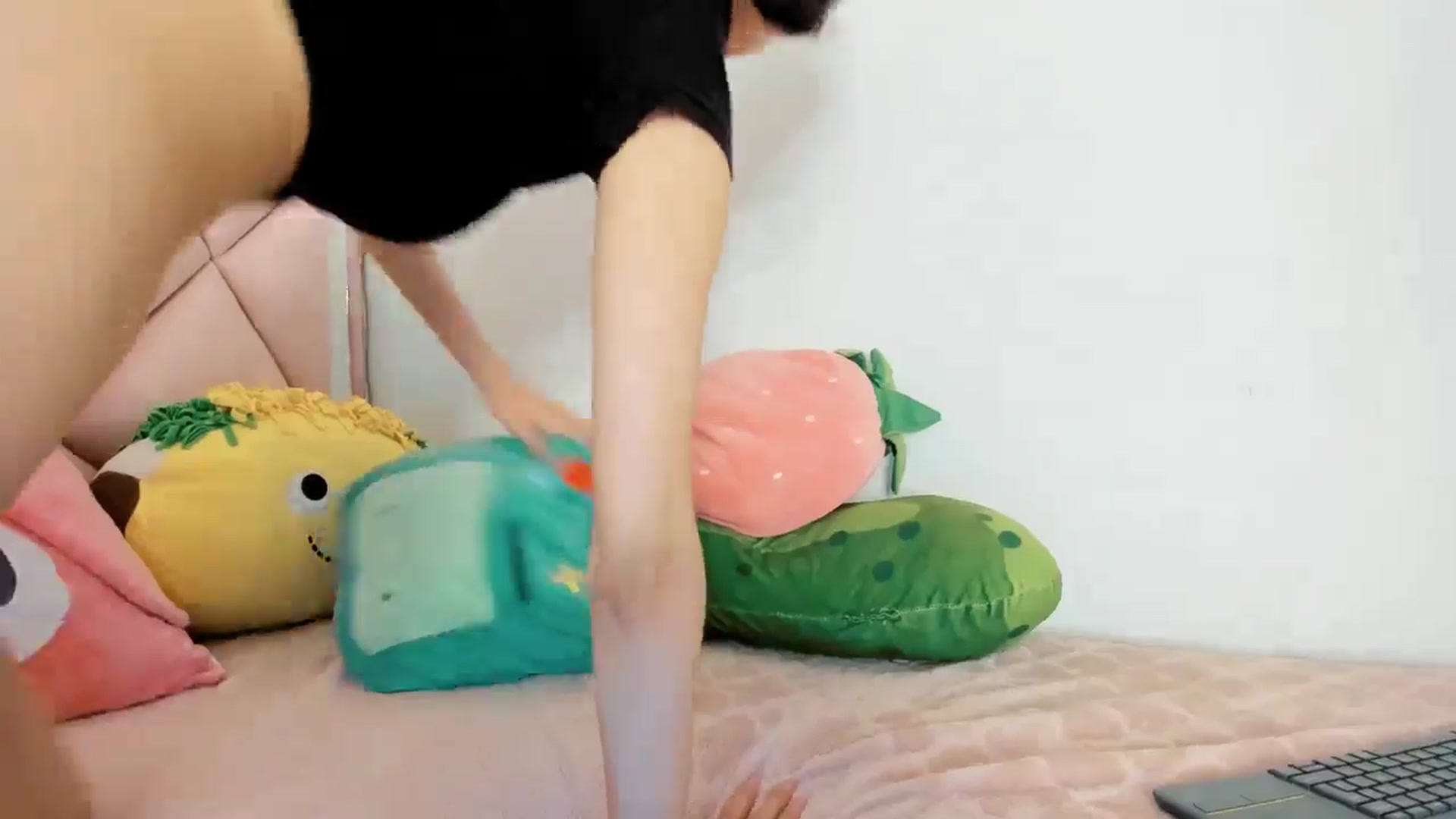 Gallery image thumbnail from Cherrycute666's myfreecams stream on, 11/08/2024, 24:25 image 16 of 20