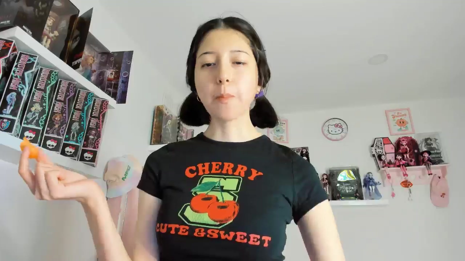 Gallery image thumbnail from Cherrycute666's myfreecams stream on, 11/08/2024, 24:25 image 2 of 20