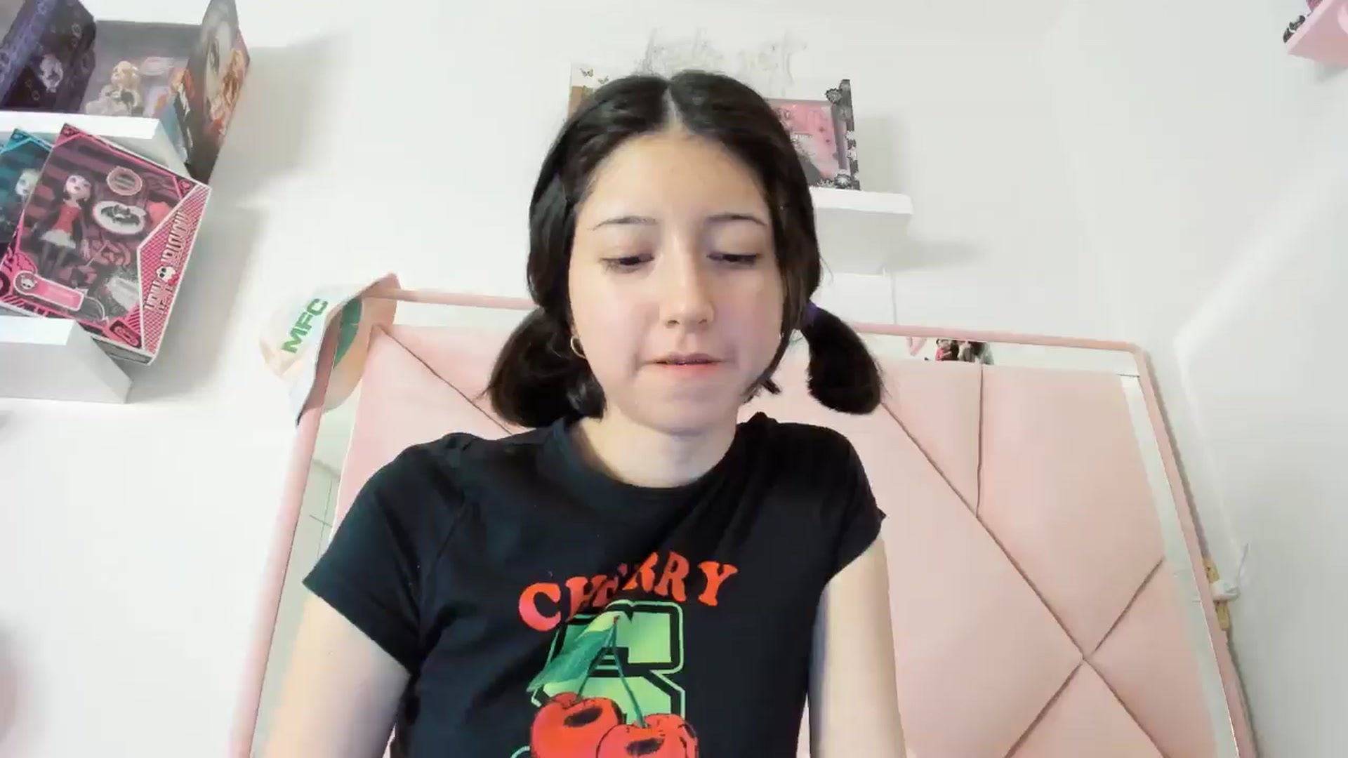 Gallery image thumbnail from Cherrycute666's myfreecams stream on, 11/08/2024, 01:54 image 14 of 20