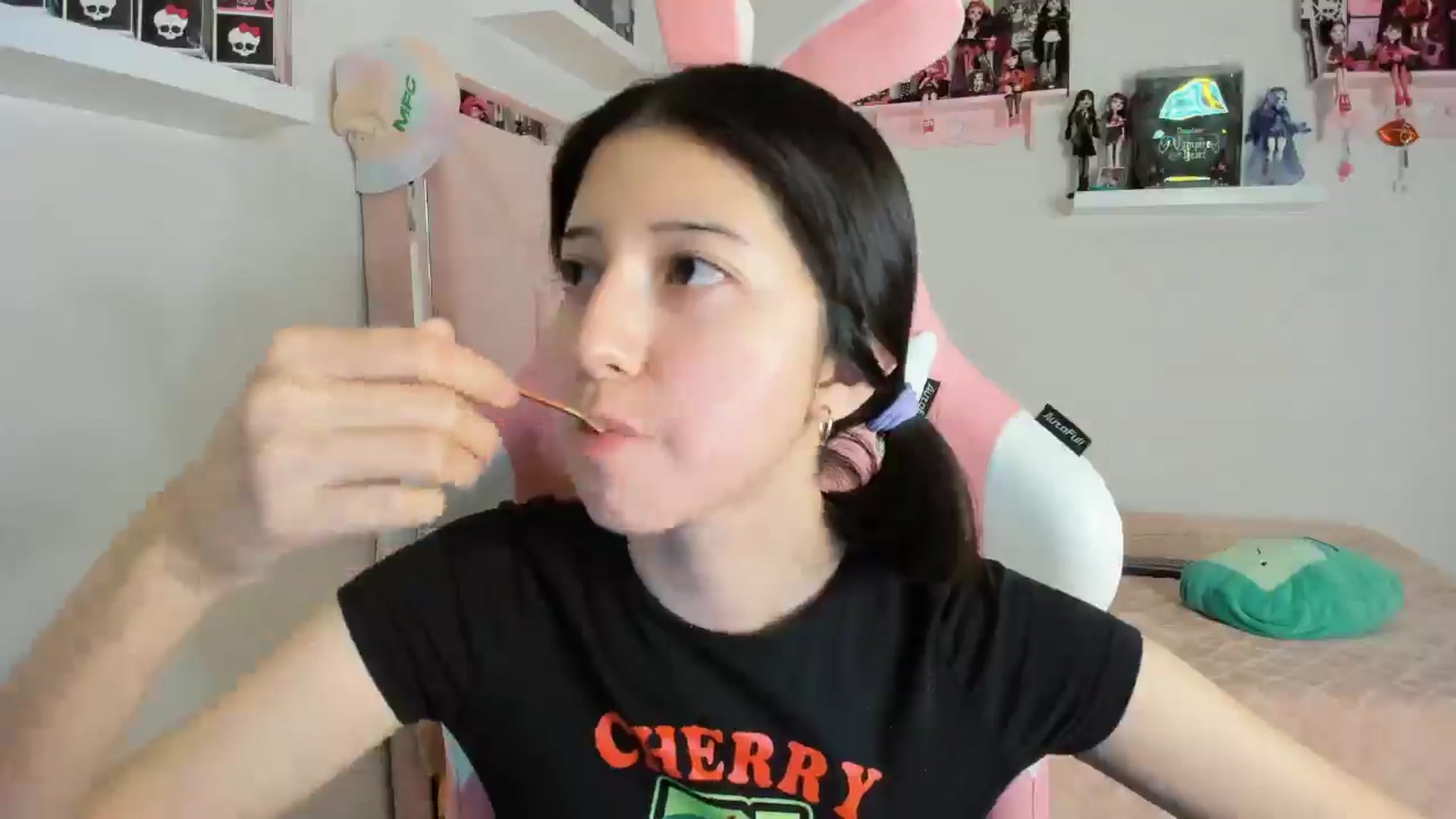 Gallery image thumbnail from Cherrycute666's myfreecams stream on, 11/08/2024, 06:55 image 7 of 20