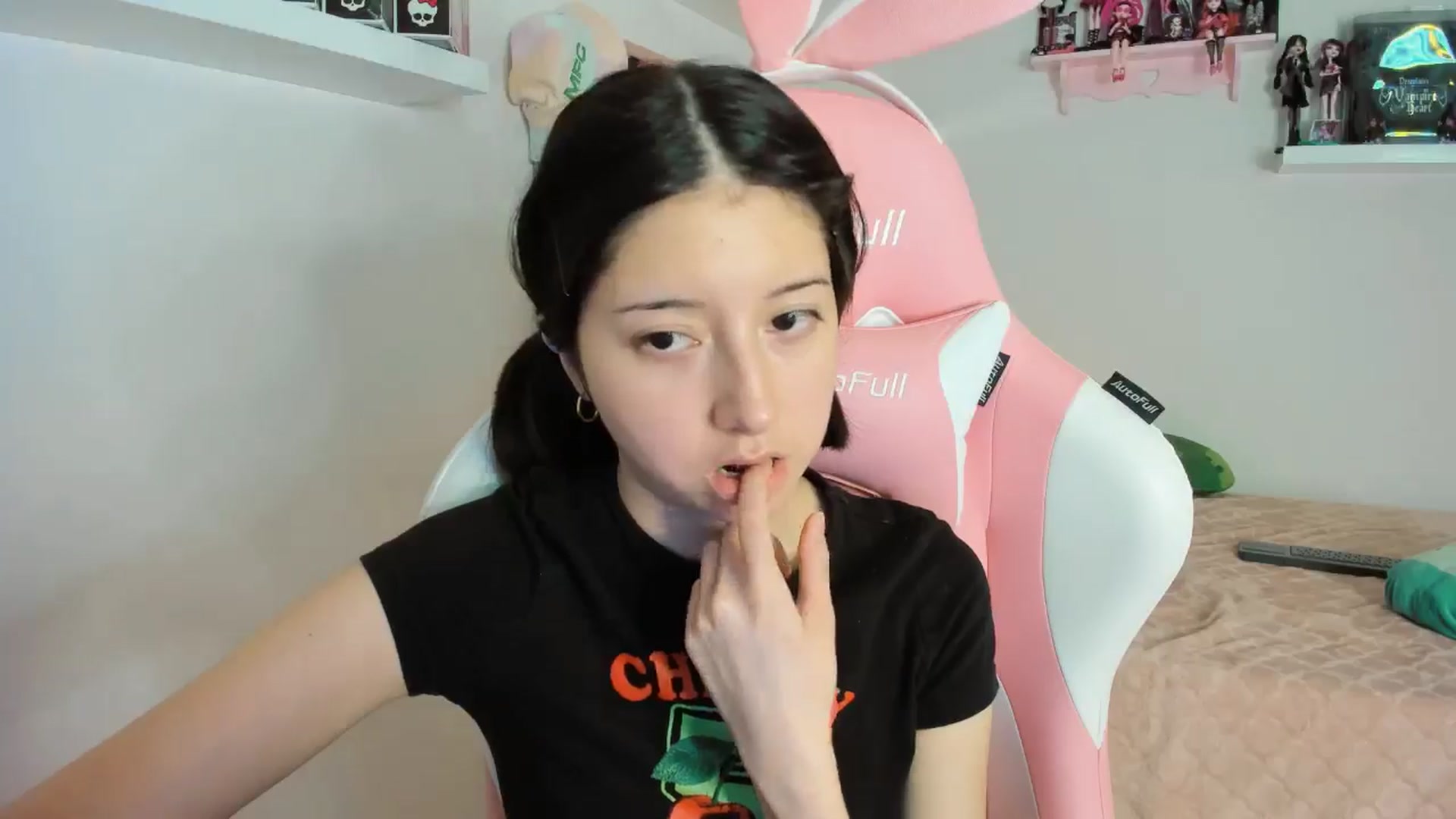 Gallery image thumbnail from Cherrycute666's myfreecams stream on, 11/08/2024, 08:42 image 20 of 20