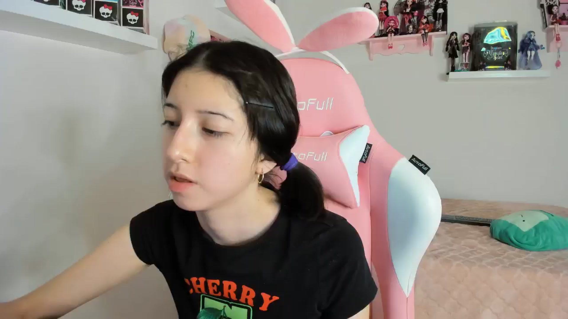 Gallery image thumbnail from Cherrycute666's myfreecams stream on, 11/08/2024, 10:21 image 20 of 20