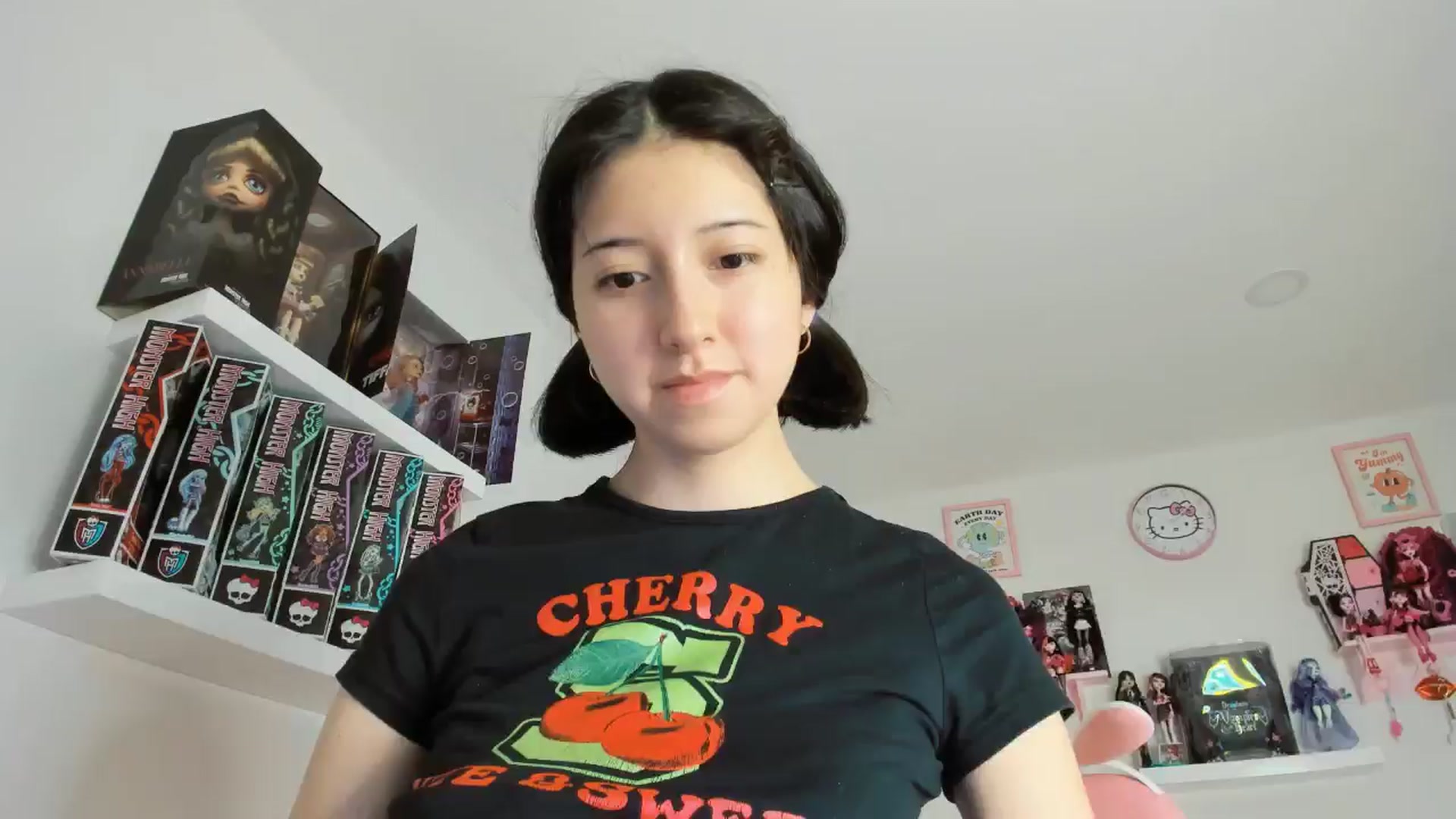 Gallery image thumbnail from Cherrycute666's myfreecams stream on, 11/08/2024, 10:21 image 15 of 20