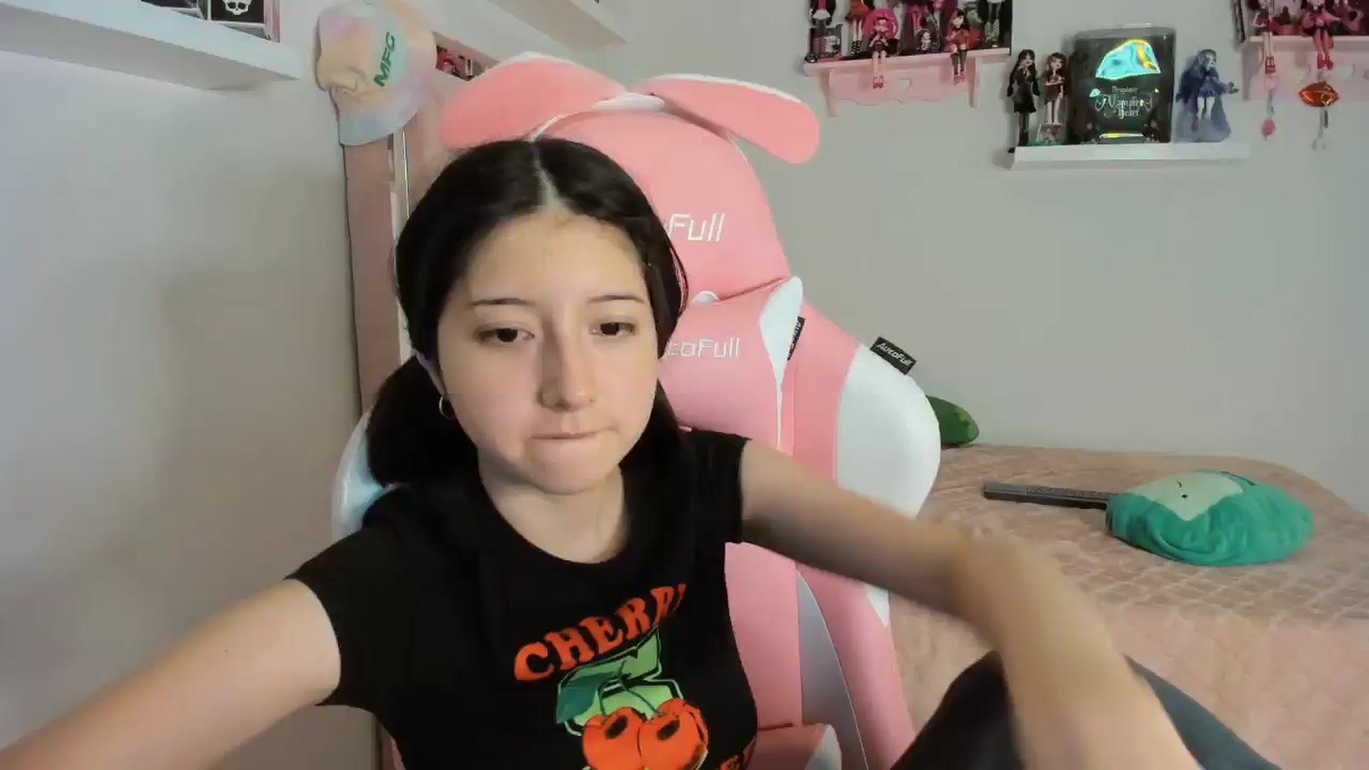 Gallery image thumbnail from Cherrycute666's myfreecams stream on, 11/08/2024, 10:21 image 10 of 20