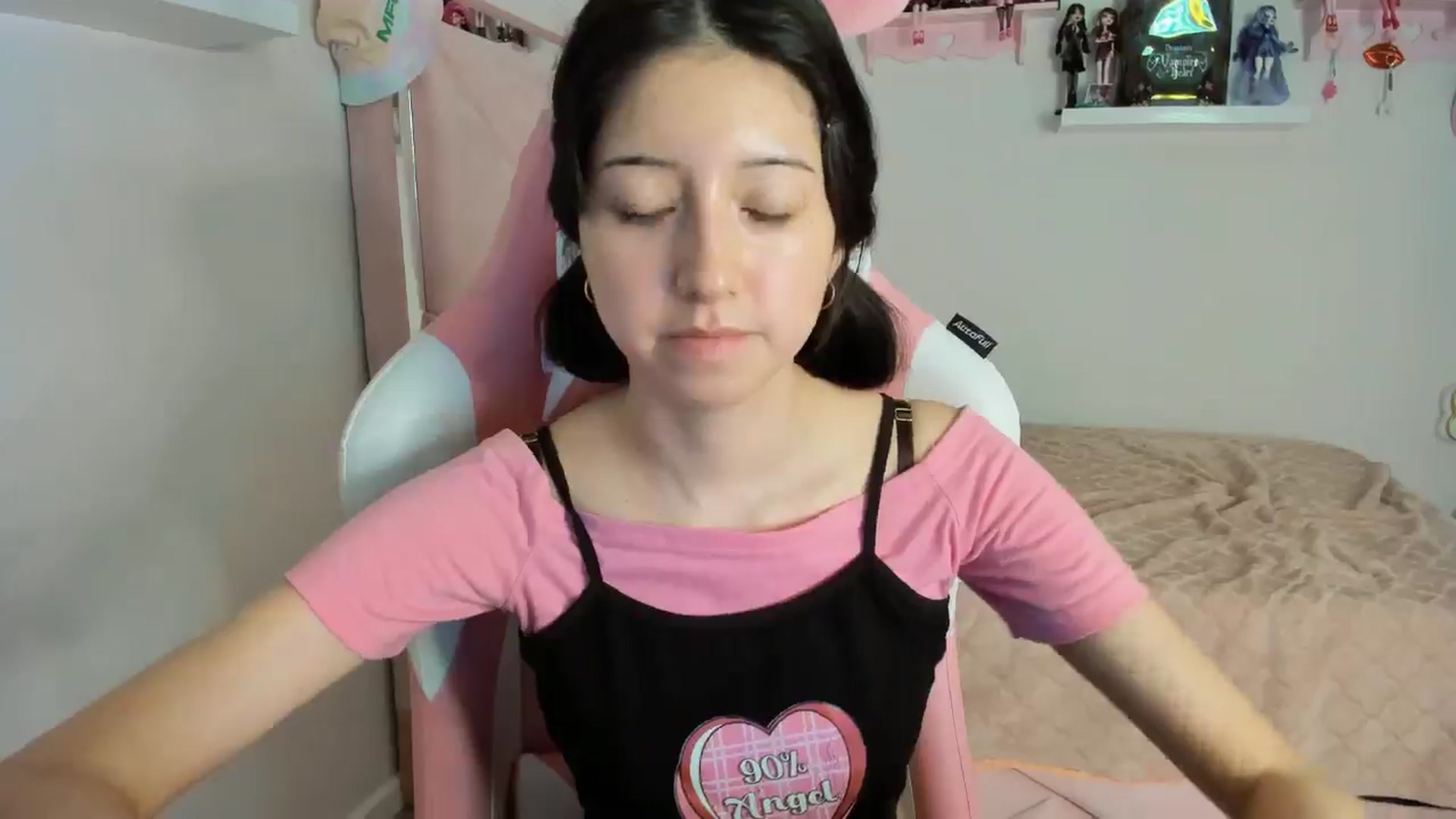 Gallery image thumbnail from Cherrycute666's myfreecams stream on, 11/09/2024, 01:59 image 5 of 20
