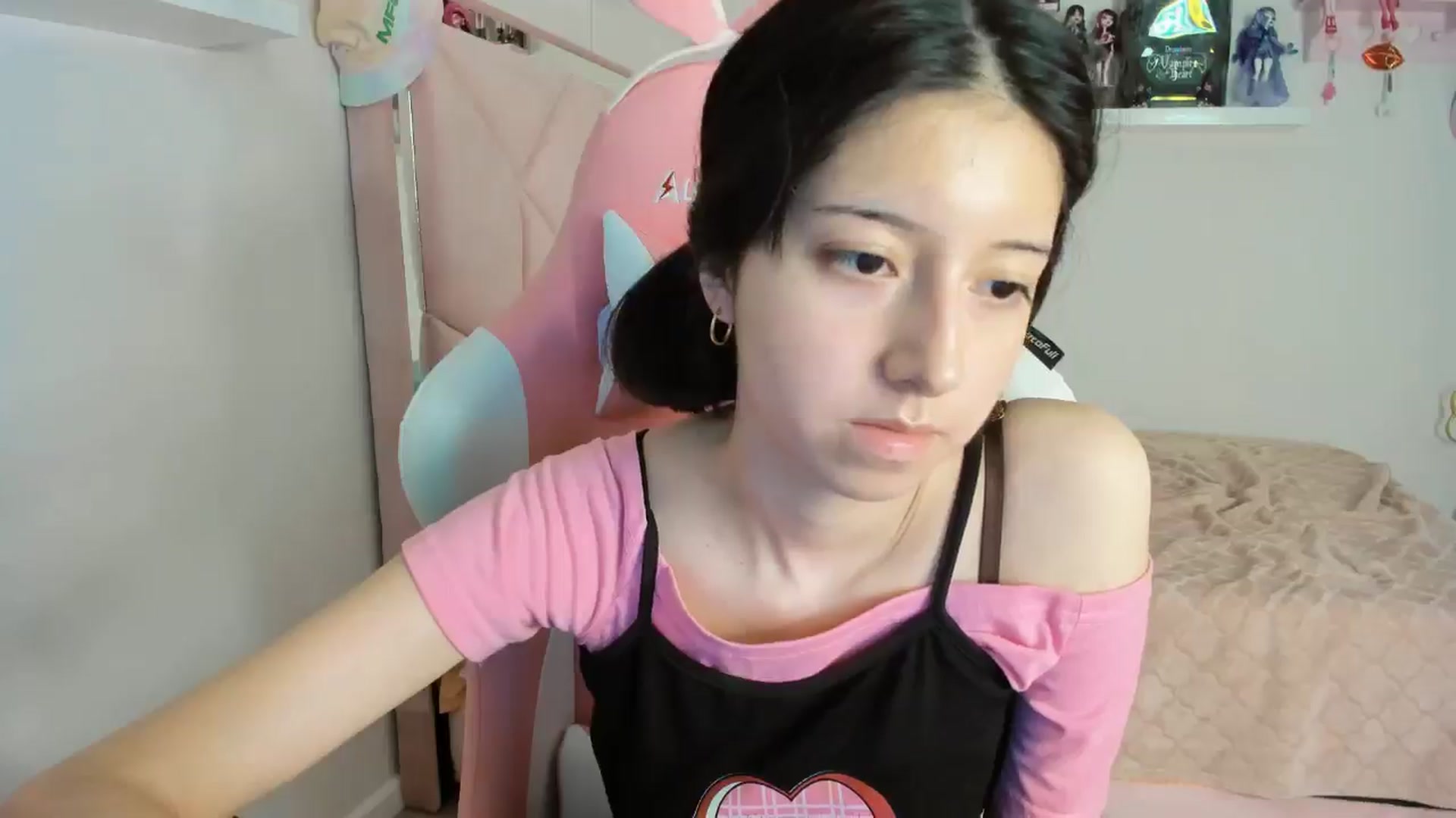 Gallery image thumbnail from Cherrycute666's myfreecams stream on, 11/09/2024, 01:59 image 7 of 20