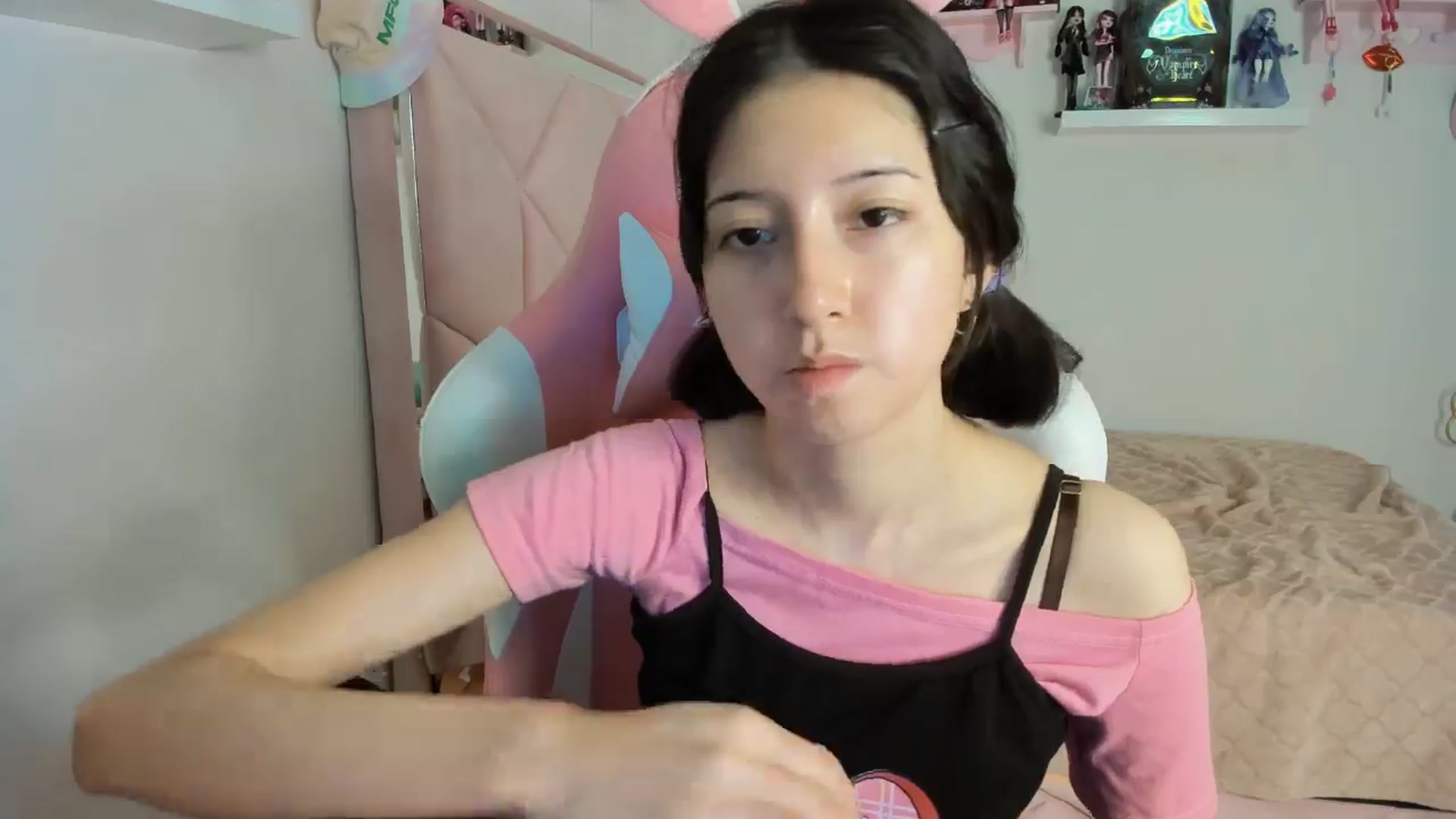 Gallery image thumbnail from Cherrycute666's myfreecams stream on, 11/09/2024, 01:59 image 6 of 20