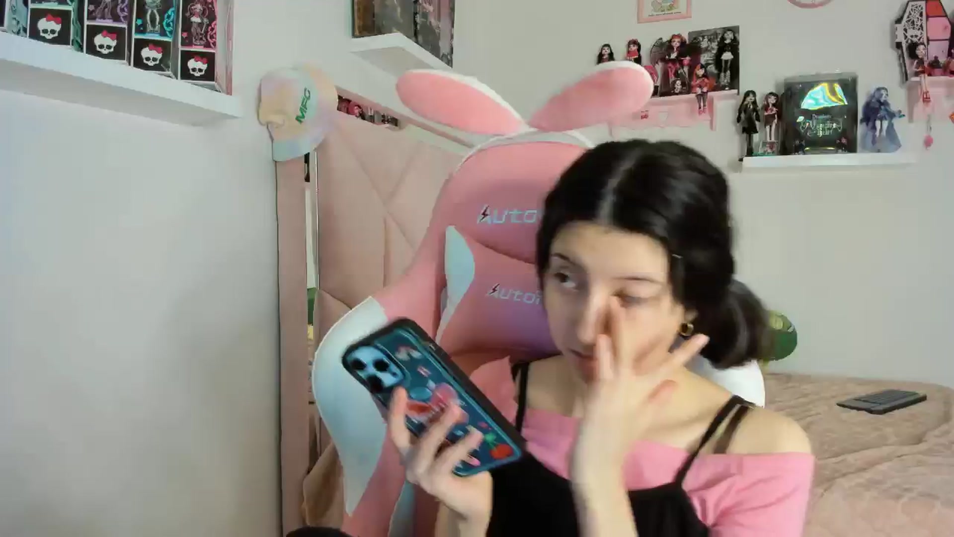 Gallery image thumbnail from Cherrycute666's myfreecams stream on, 11/09/2024, 10:49 image 6 of 20