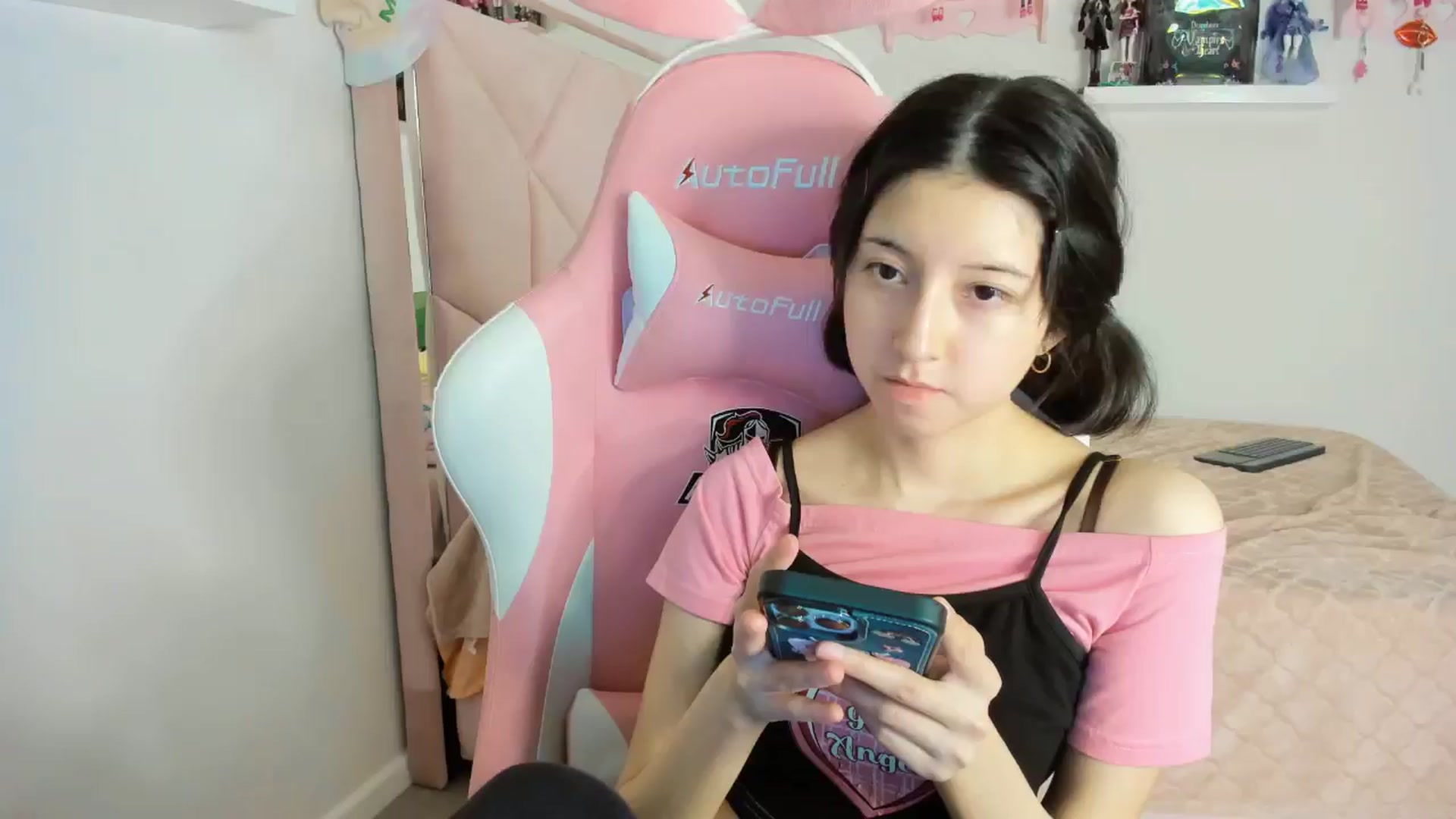 Gallery image thumbnail from Cherrycute666's myfreecams stream on, 11/09/2024, 10:49 image 7 of 20