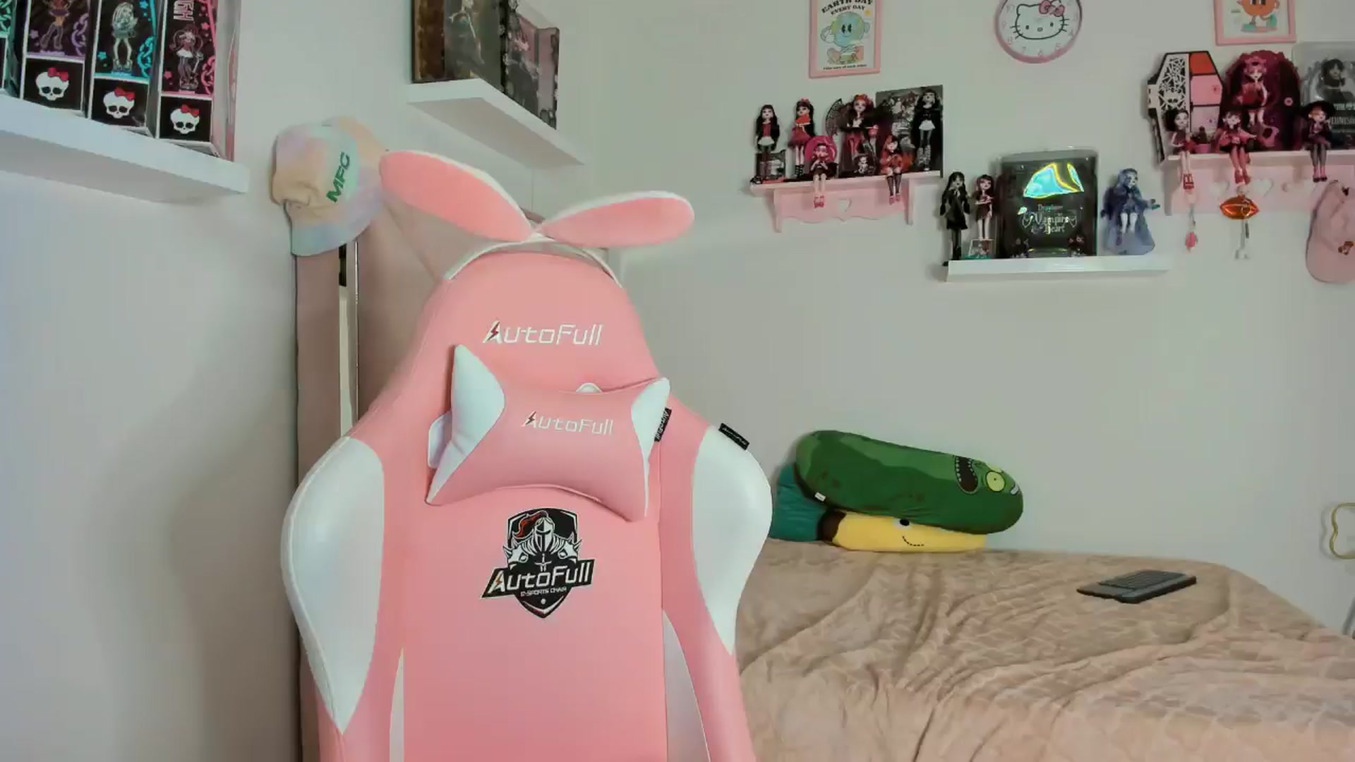 Gallery image thumbnail from Cherrycute666's myfreecams stream on, 11/09/2024, 10:49 image 4 of 20