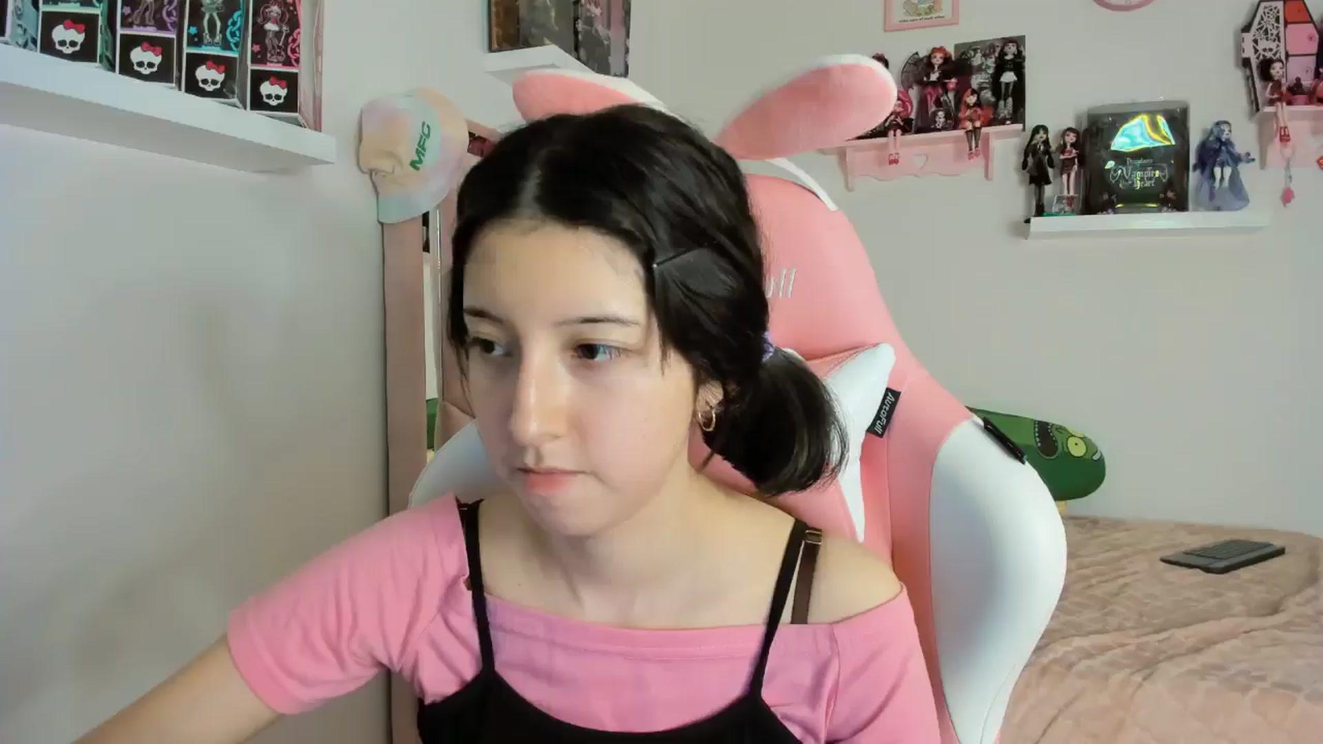 Gallery image thumbnail from Cherrycute666's myfreecams stream on, 11/09/2024, 10:49 image 5 of 20
