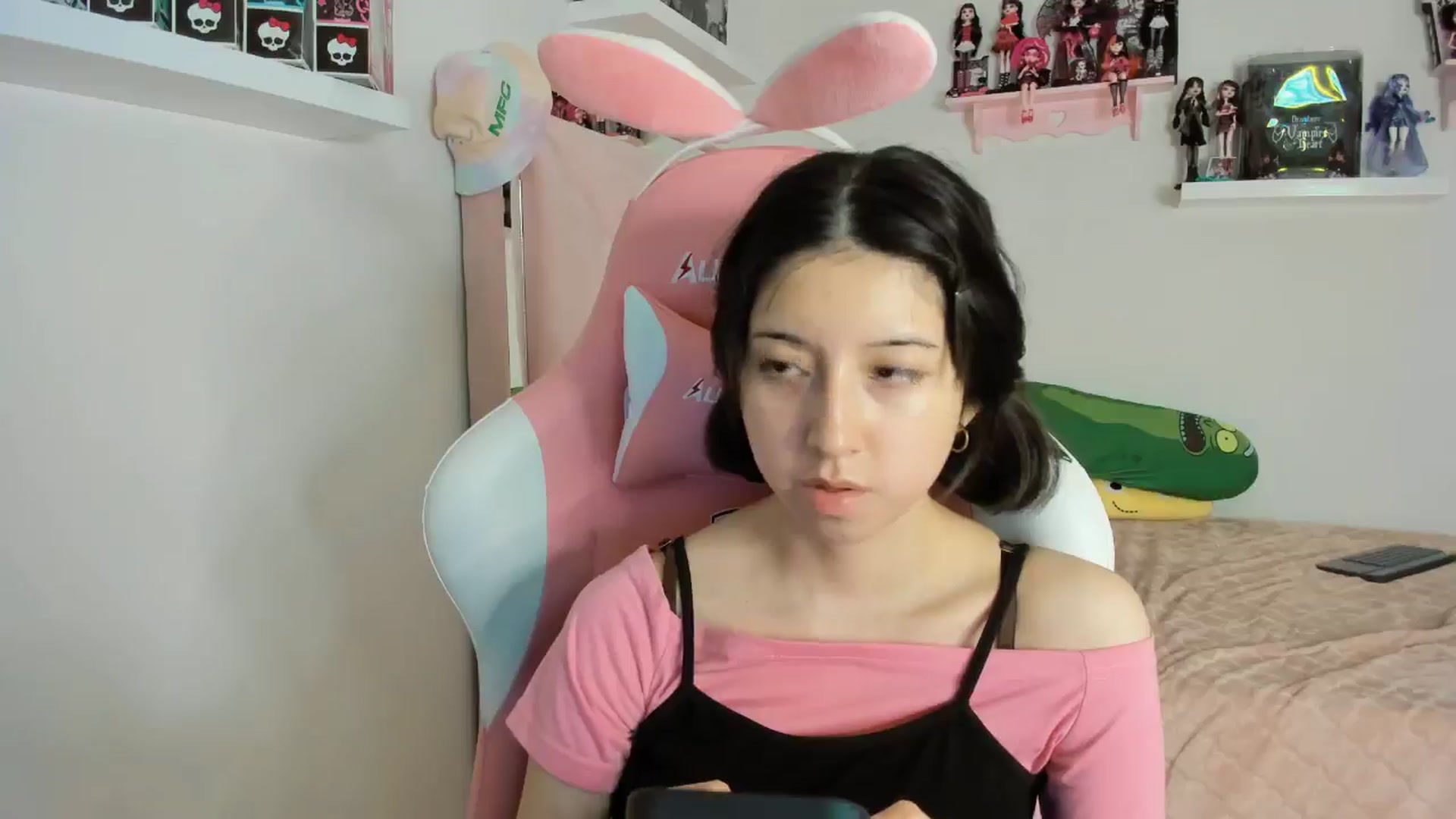 Gallery image thumbnail from Cherrycute666's myfreecams stream on, 11/09/2024, 11:21 image 3 of 20