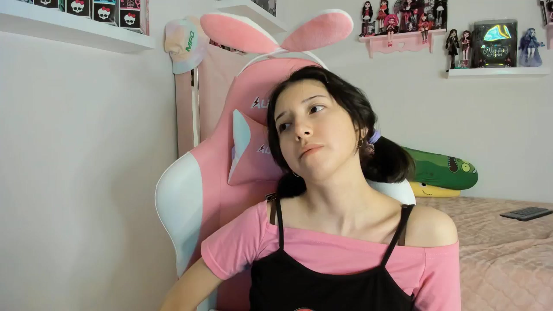 Gallery image thumbnail from Cherrycute666's myfreecams stream on, 11/09/2024, 11:21 image 1 of 20