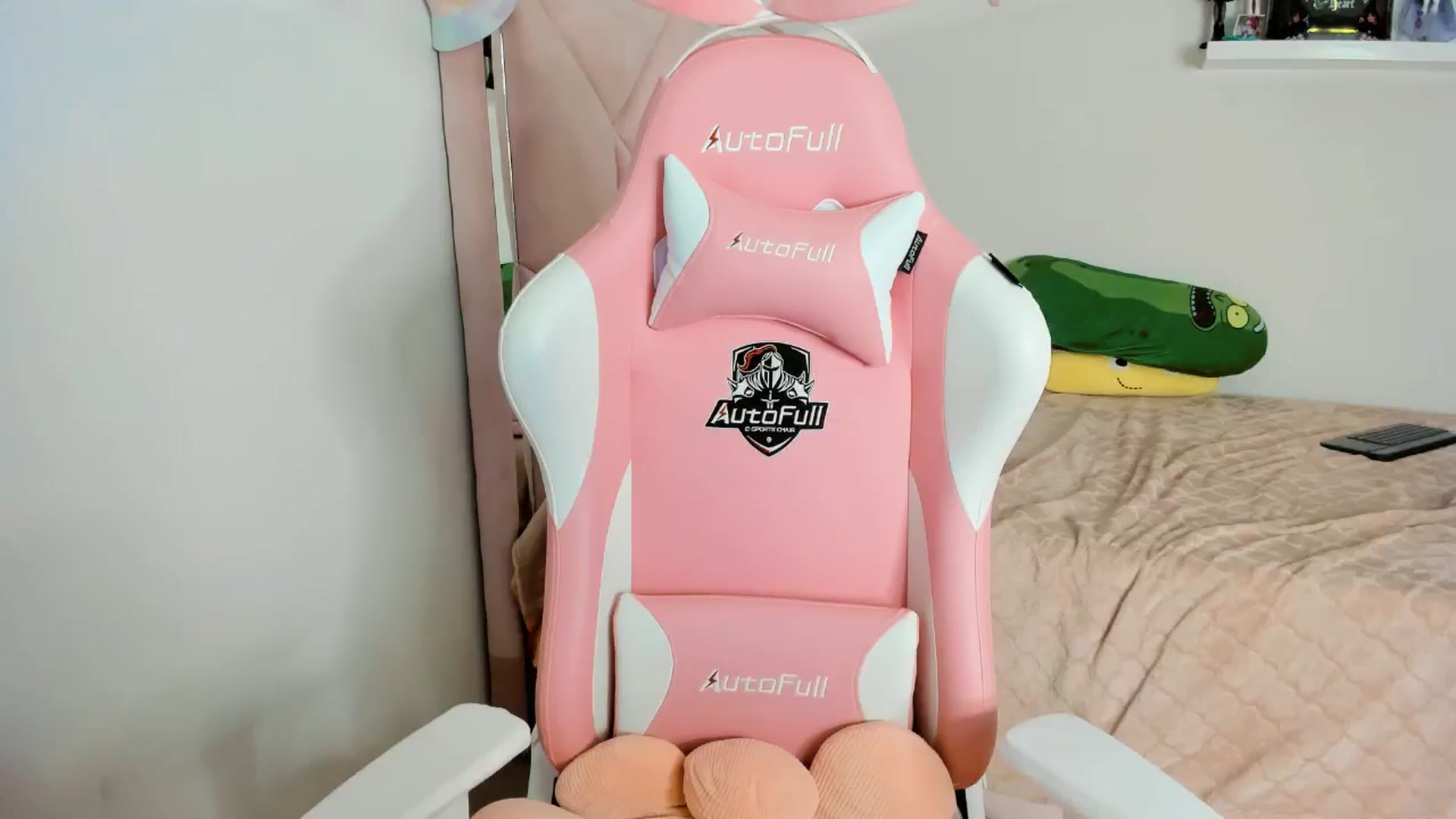 Gallery image thumbnail from Cherrycute666's myfreecams stream on, 11/09/2024, 11:21 image 15 of 20
