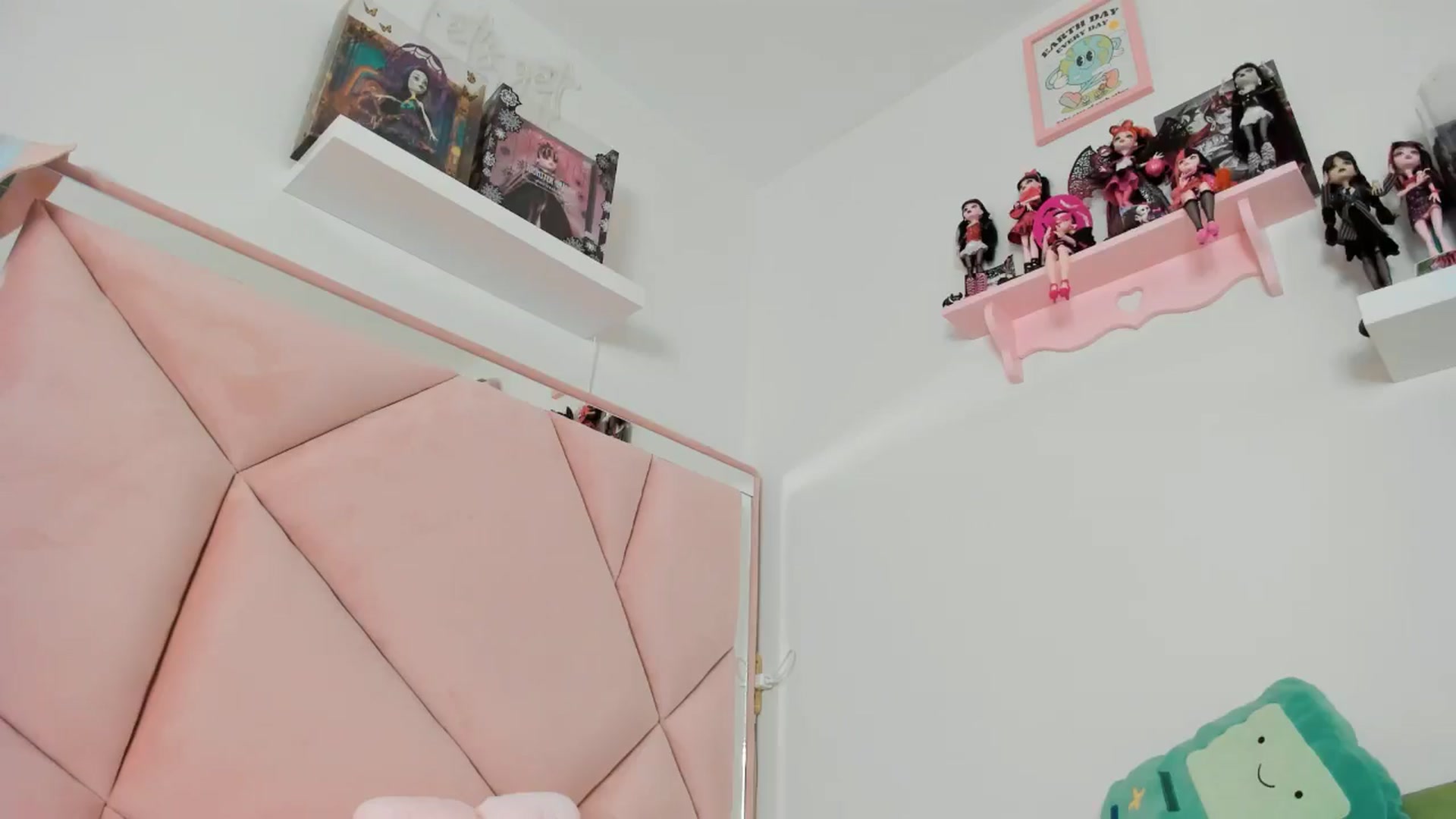 Gallery image thumbnail from Cherrycute666's myfreecams stream on, 11/09/2024, 13:14 image 14 of 20
