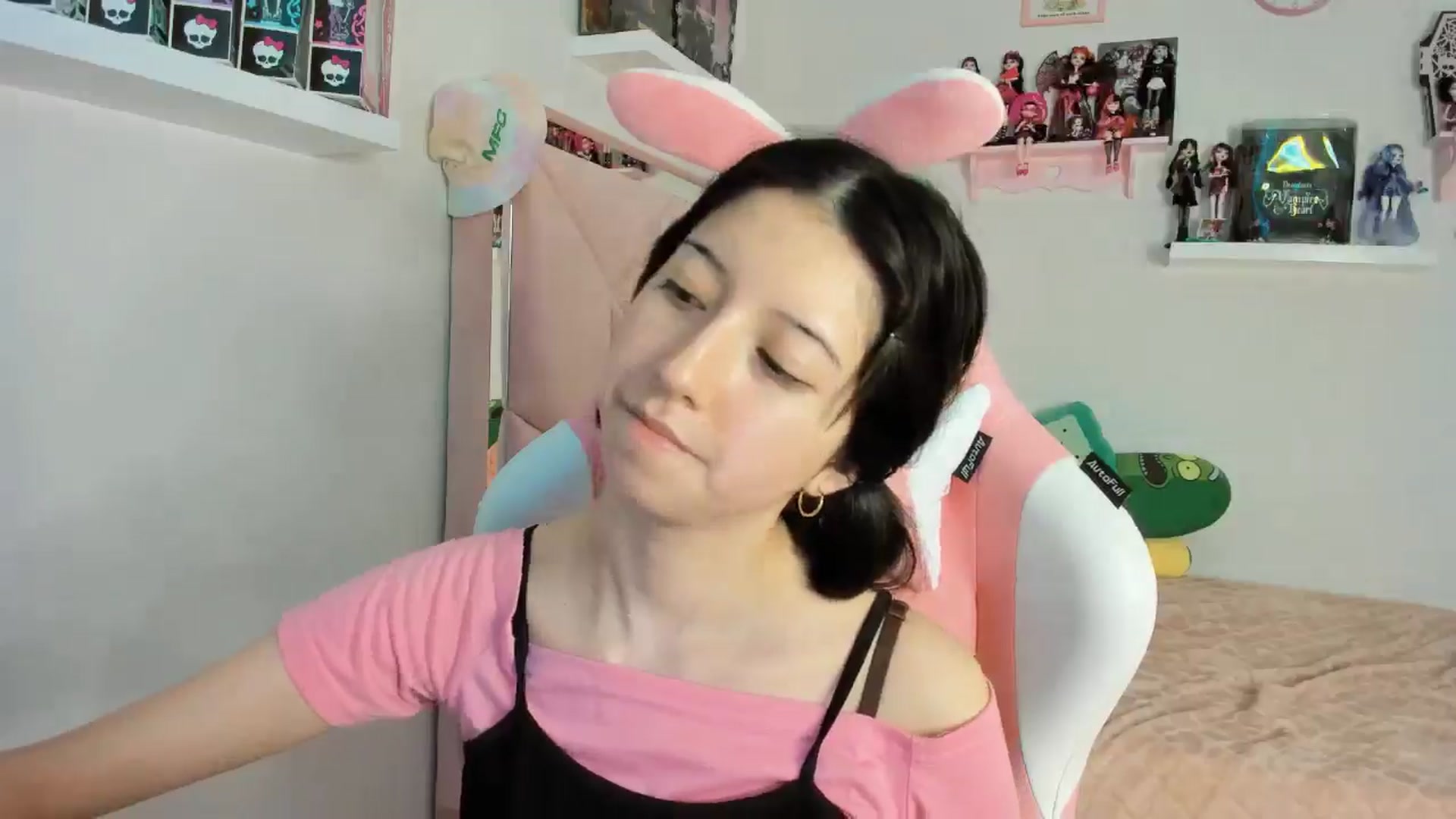 Gallery image thumbnail from Cherrycute666's myfreecams stream on, 11/09/2024, 13:14 image 20 of 20