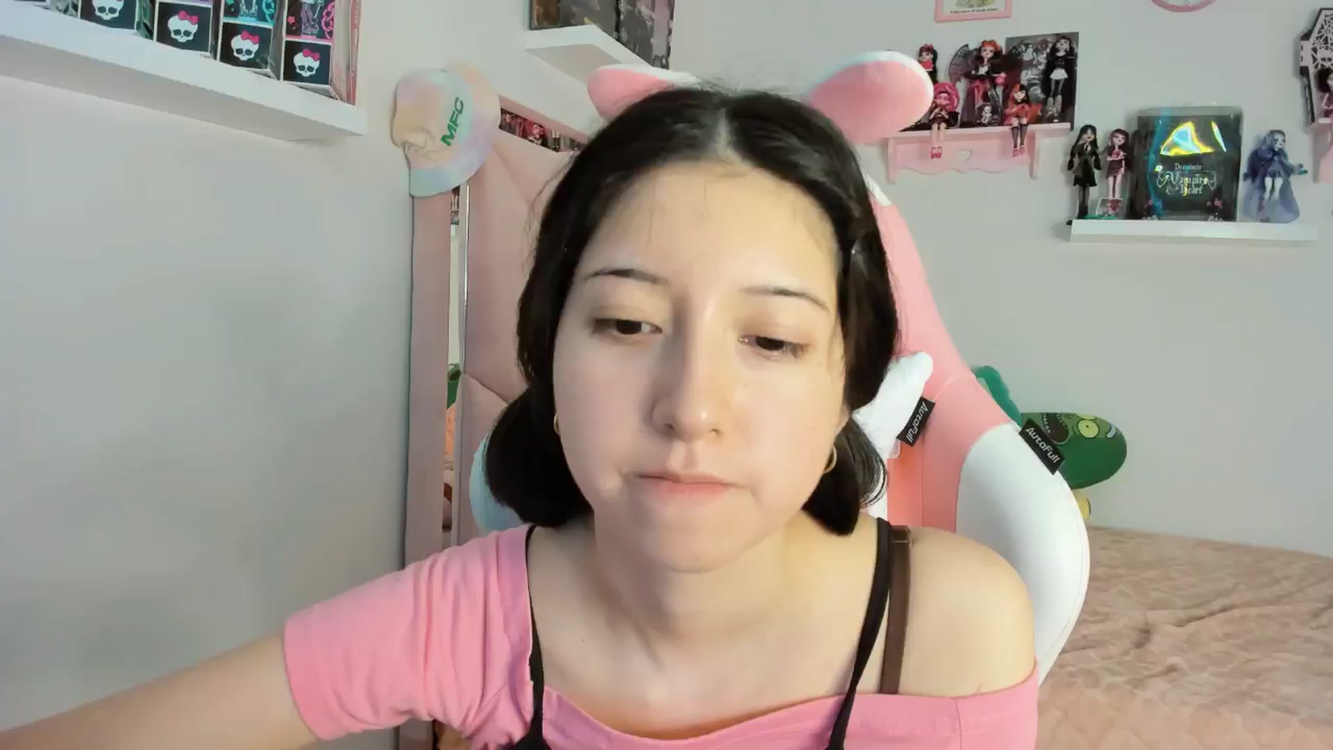 Gallery image thumbnail from Cherrycute666's myfreecams stream on, 11/09/2024, 14:53 image 1 of 20