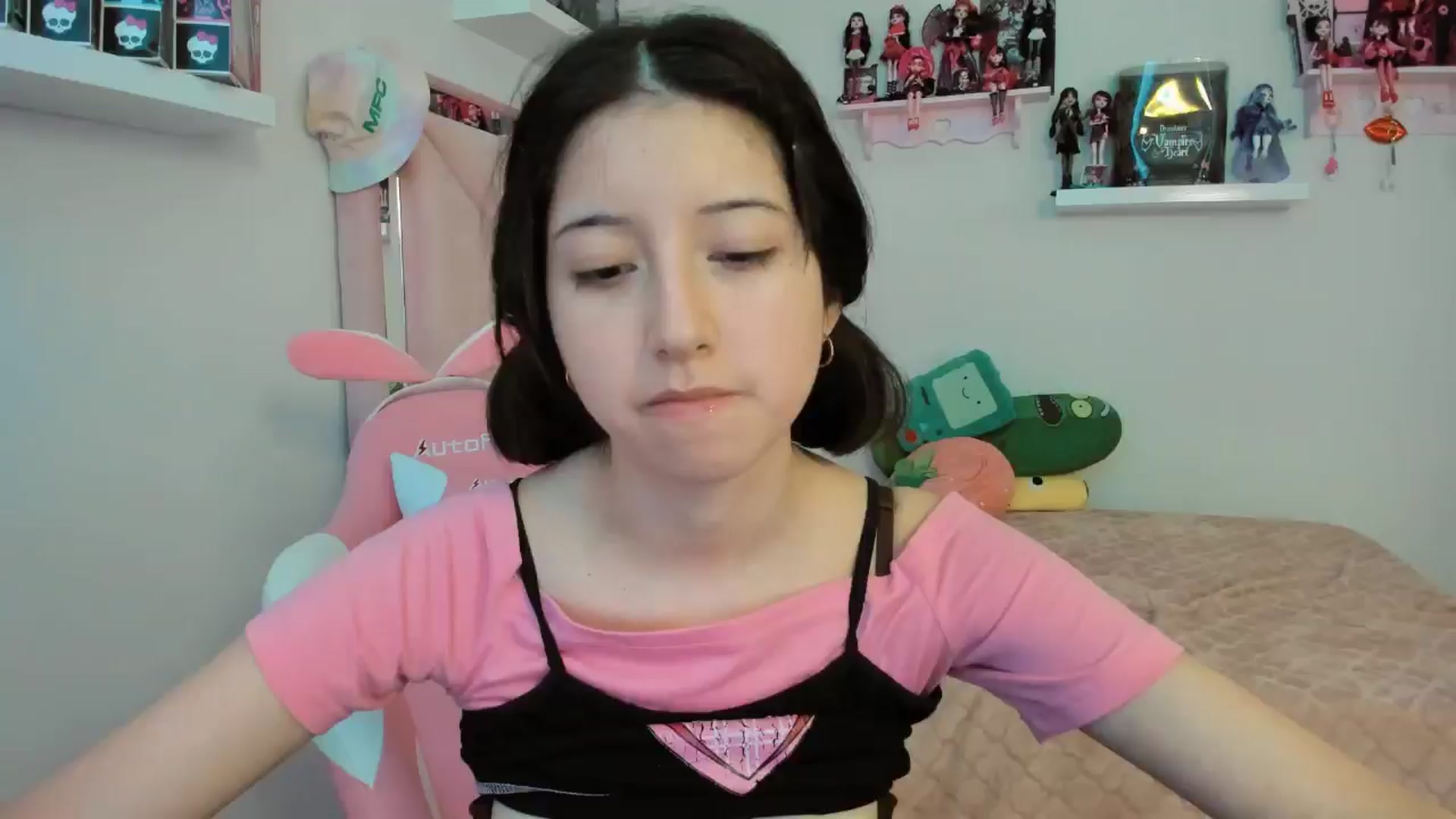 Gallery image thumbnail from Cherrycute666's myfreecams stream on, 11/09/2024, 14:53 image 16 of 20