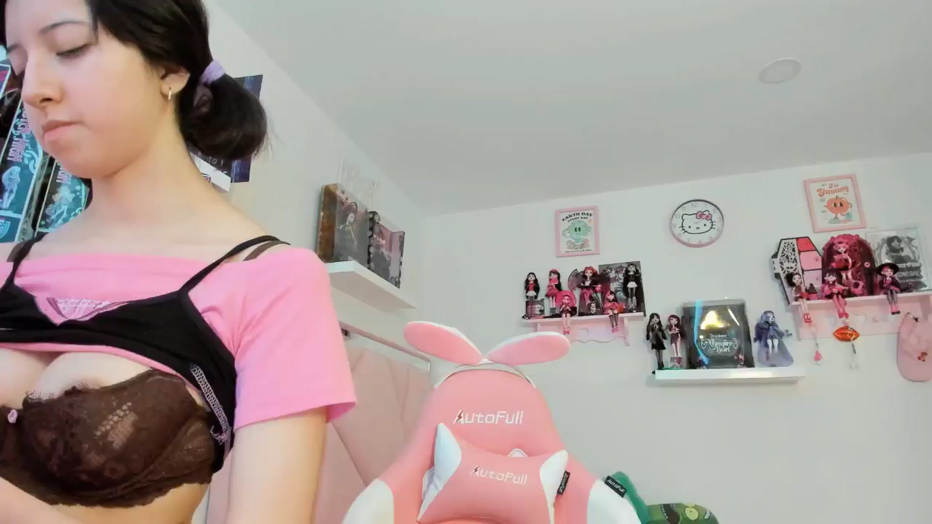 Gallery image thumbnail from Cherrycute666's myfreecams stream on, 11/09/2024, 14:53 image 11 of 20