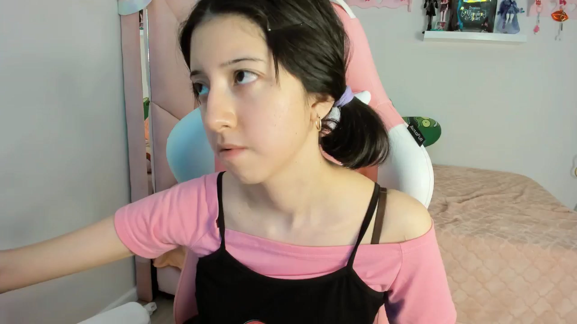Gallery image thumbnail from Cherrycute666's myfreecams stream on, 11/09/2024, 14:53 image 6 of 20