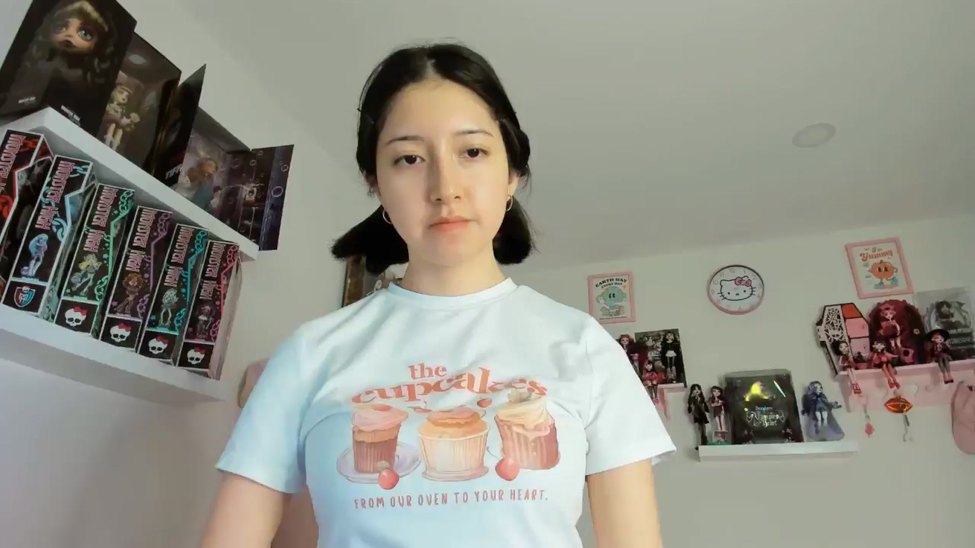 Gallery image thumbnail from Cherrycute666's myfreecams stream on, 11/10/2024, 03:32 image 3 of 20