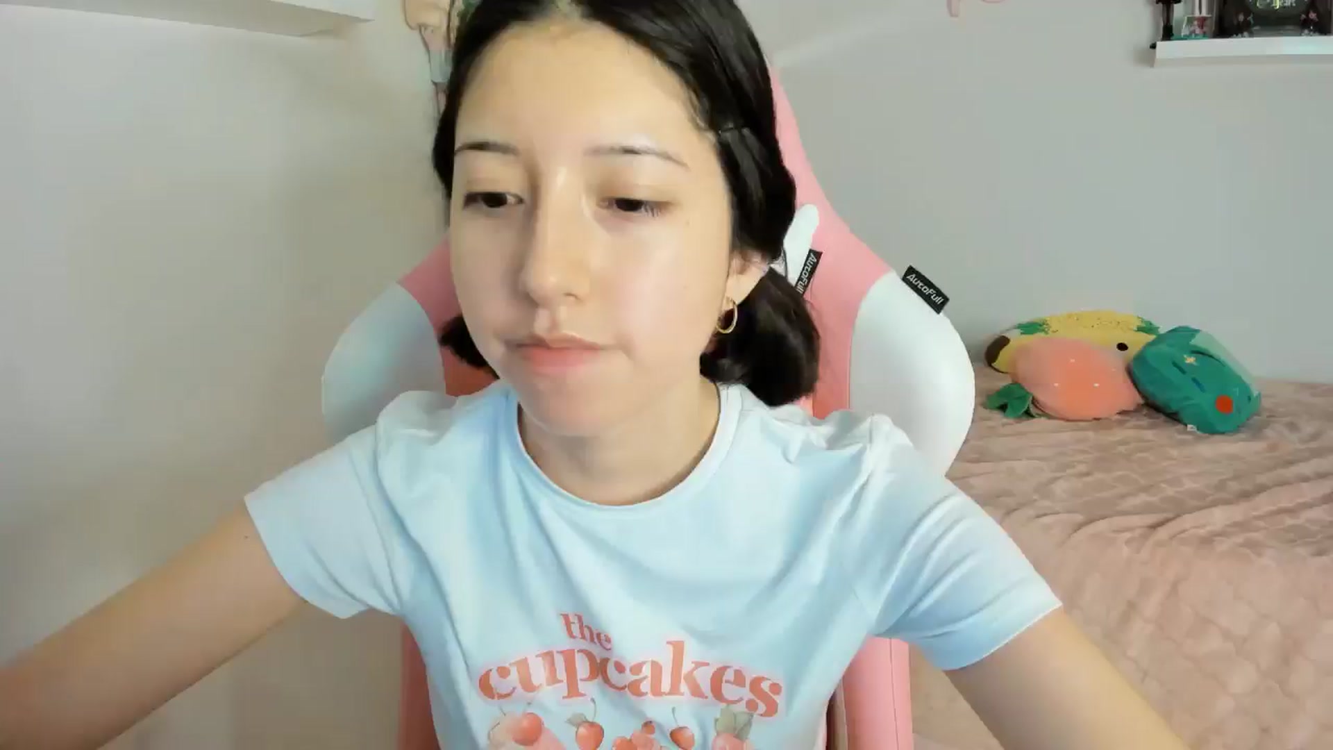 Gallery image thumbnail from Cherrycute666's myfreecams stream on, 11/10/2024, 05:09 image 9 of 20