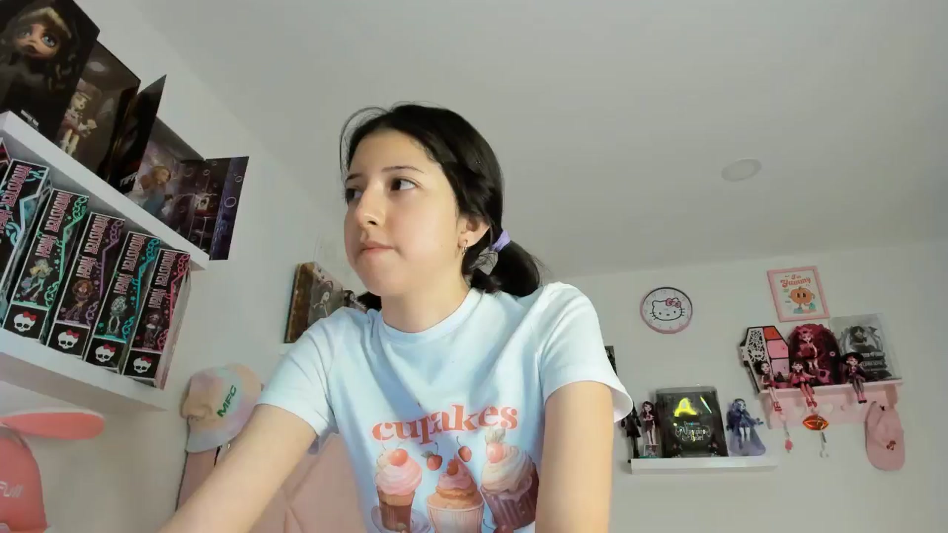 Gallery image thumbnail from Cherrycute666's myfreecams stream on, 11/10/2024, 05:47 image 1 of 20