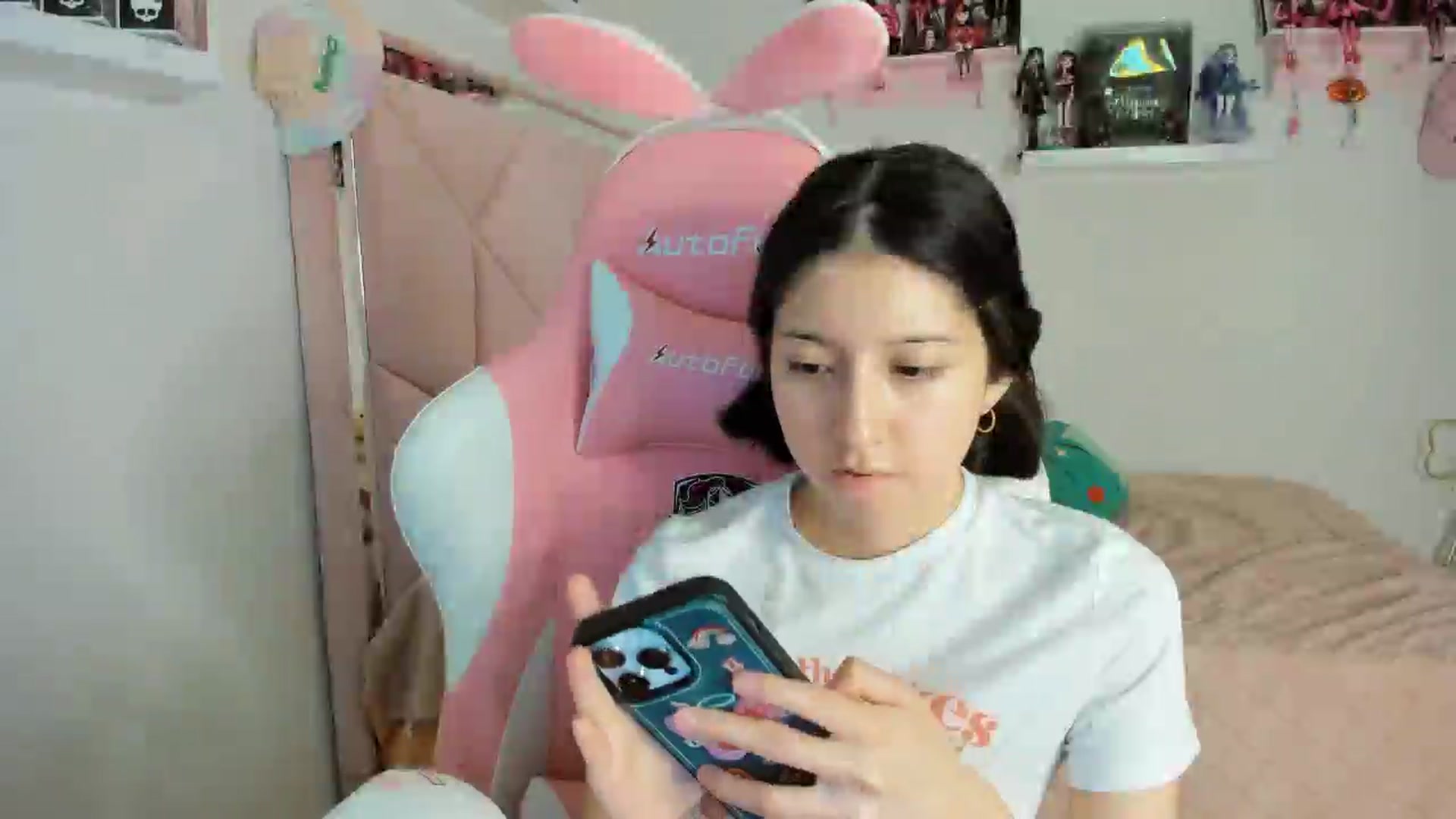 Gallery image thumbnail from Cherrycute666's myfreecams stream on, 11/10/2024, 05:47 image 12 of 20