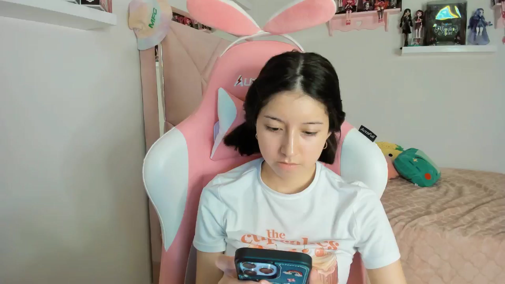 Gallery image thumbnail from Cherrycute666's myfreecams stream on, 11/10/2024, 05:47 image 20 of 20