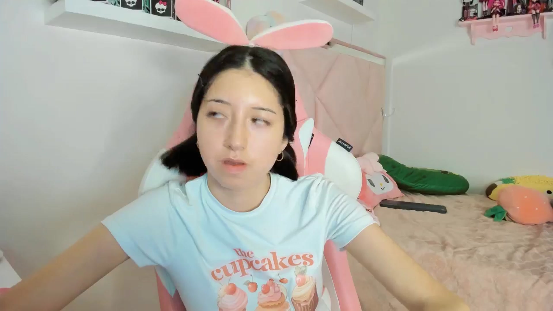 Gallery image thumbnail from Cherrycute666's myfreecams stream on, 11/10/2024, 07:11 image 5 of 20