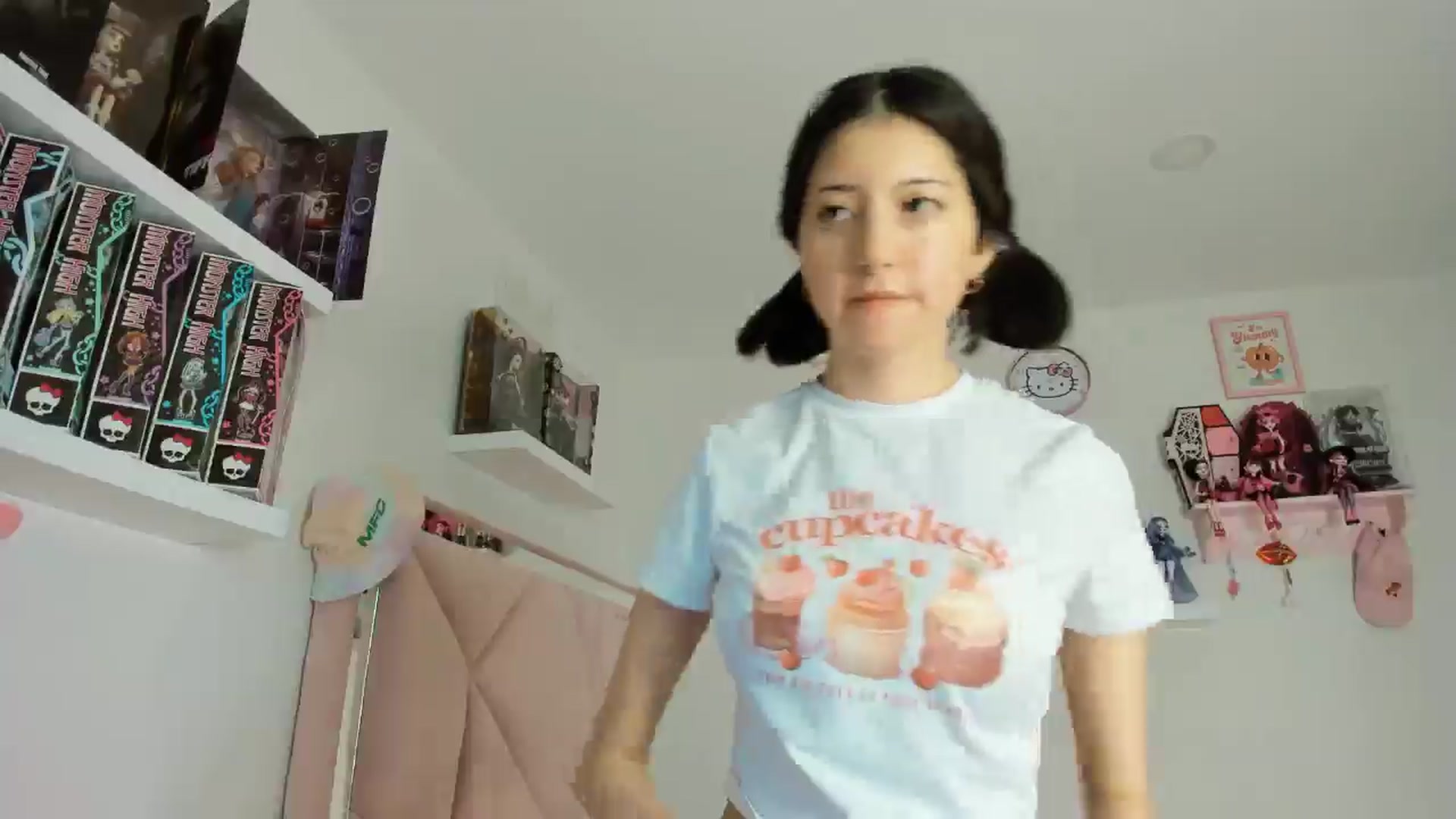 Gallery image thumbnail from Cherrycute666's myfreecams stream on, 11/10/2024, 07:24 image 14 of 20