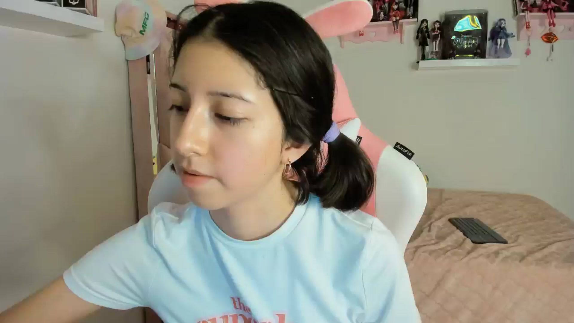 Gallery image thumbnail from Cherrycute666's myfreecams stream on, 11/10/2024, 07:24 image 20 of 20