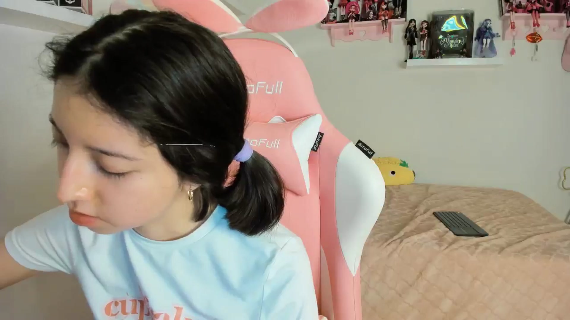 Gallery image thumbnail from Cherrycute666's myfreecams stream on, 11/10/2024, 11:54 image 4 of 20