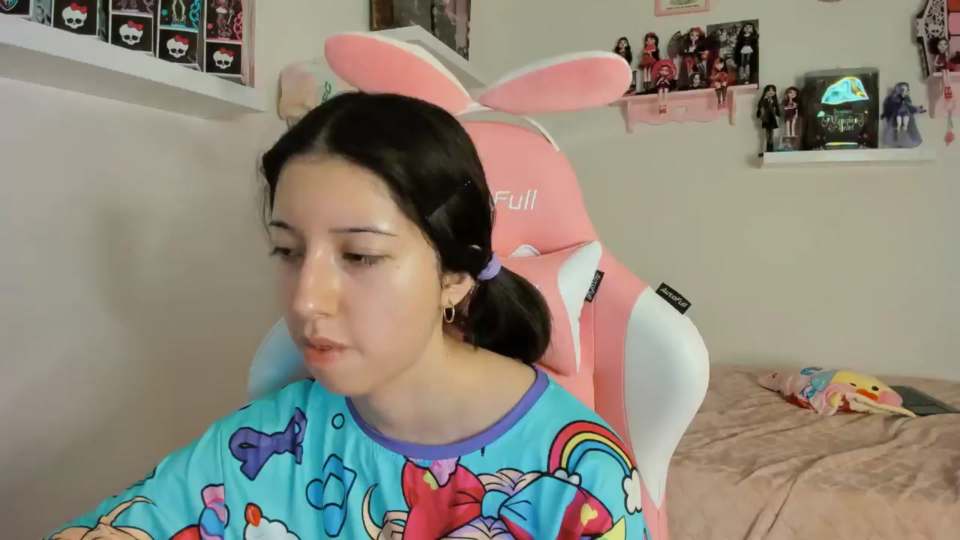 Gallery image thumbnail from Cherrycute666's myfreecams stream on, 11/11/2024, 02:10 image 19 of 20