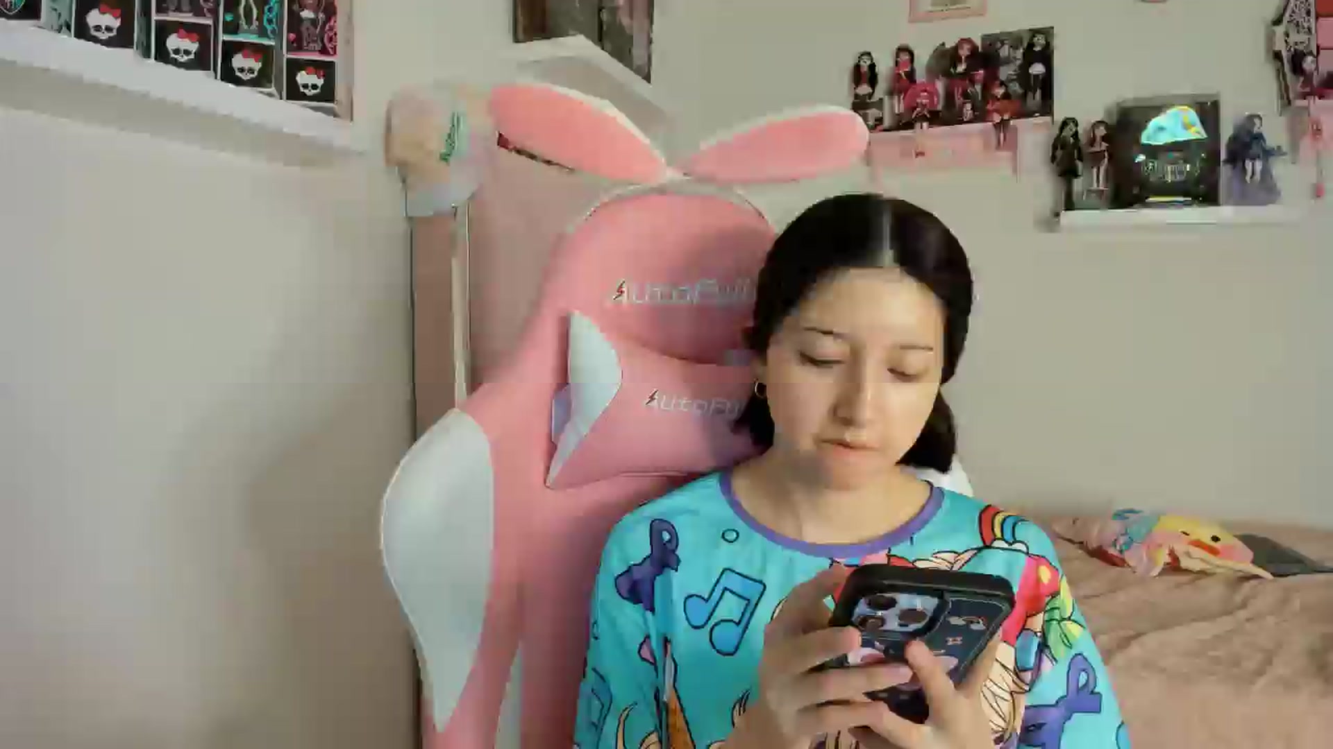 Gallery image thumbnail from Cherrycute666's myfreecams stream on, 11/11/2024, 02:10 image 12 of 20