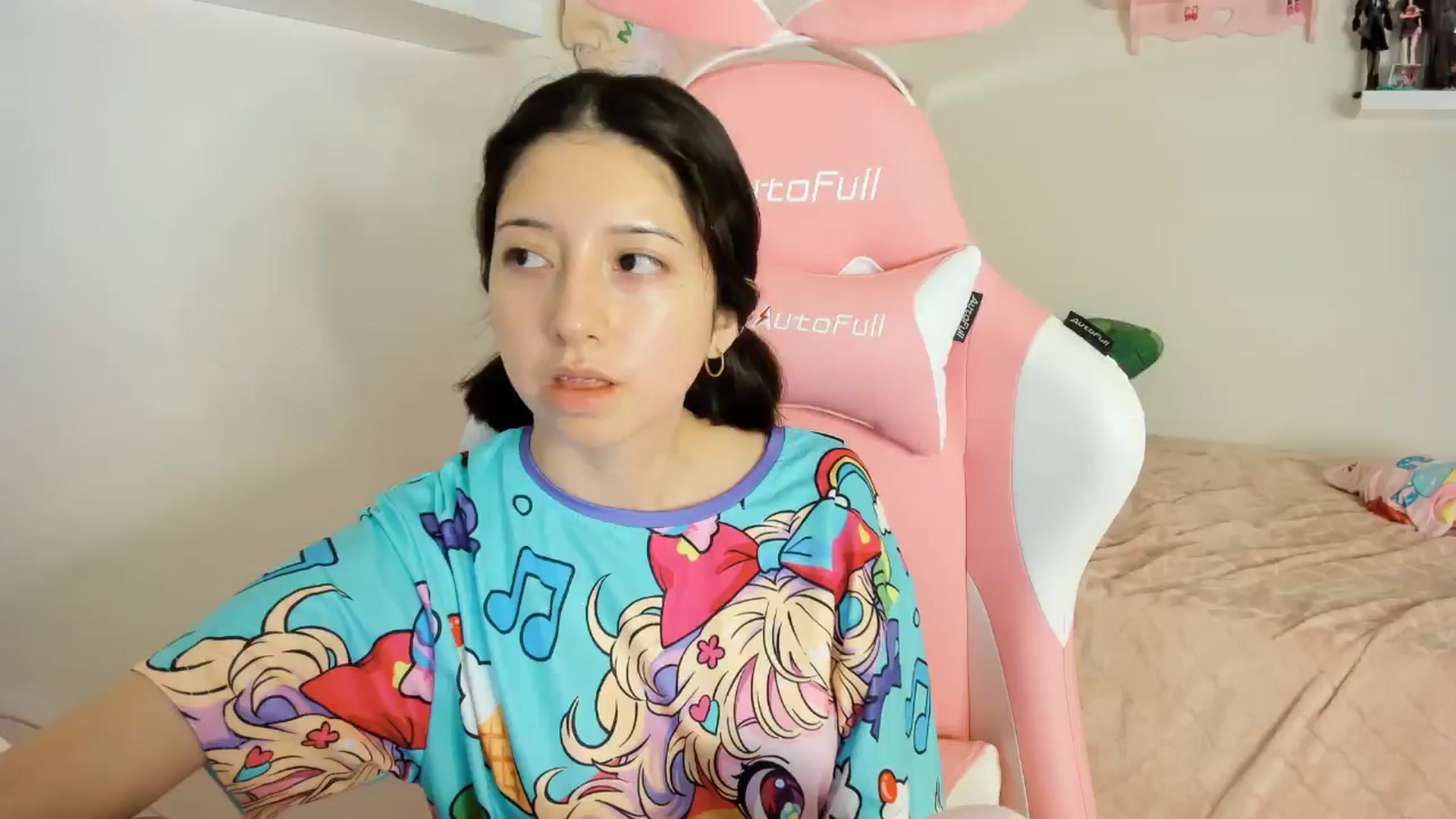 Gallery image thumbnail from Cherrycute666's myfreecams stream on, 11/11/2024, 04:00 image 2 of 20