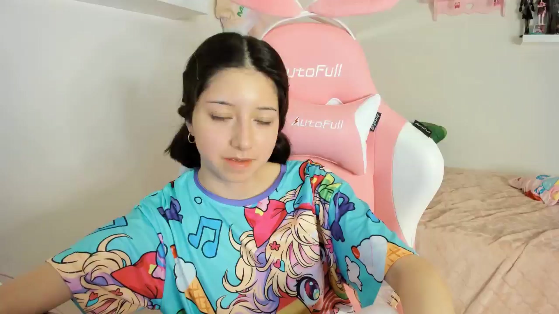 Gallery image thumbnail from Cherrycute666's myfreecams stream on, 11/11/2024, 04:00 image 3 of 20