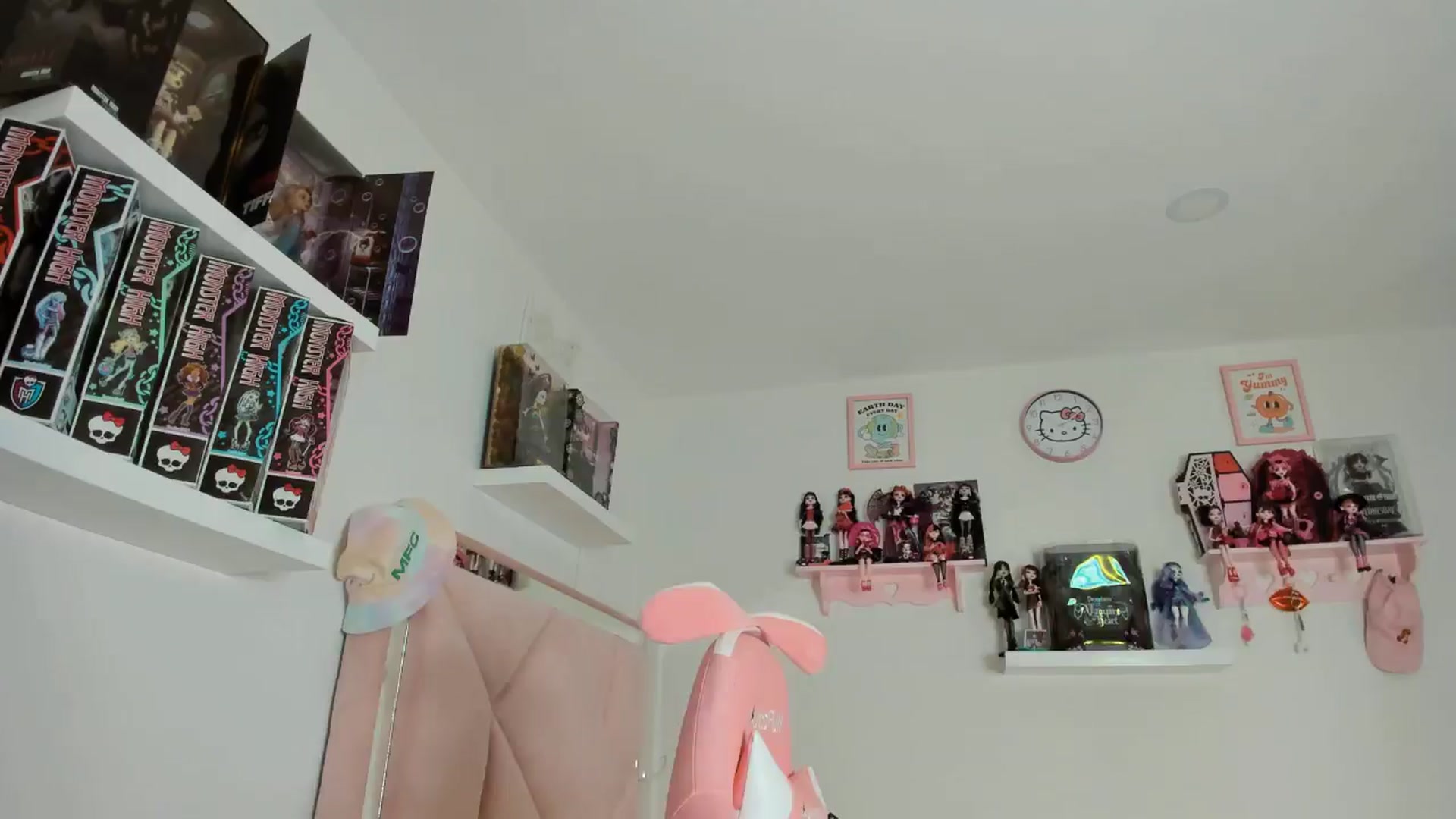 Gallery image thumbnail from Cherrycute666's myfreecams stream on, 11/11/2024, 07:34 image 19 of 20