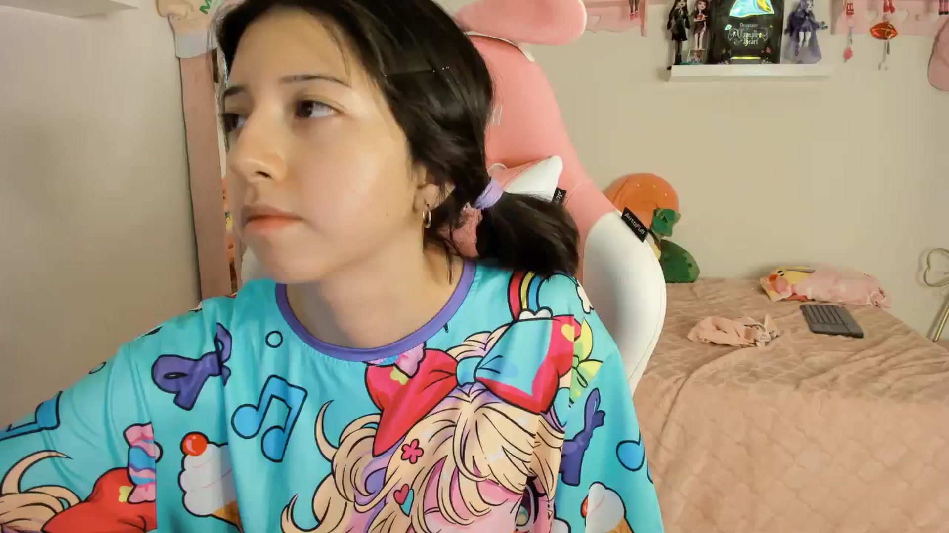 Gallery image thumbnail from Cherrycute666's myfreecams stream on, 11/11/2024, 10:38 image 1 of 20