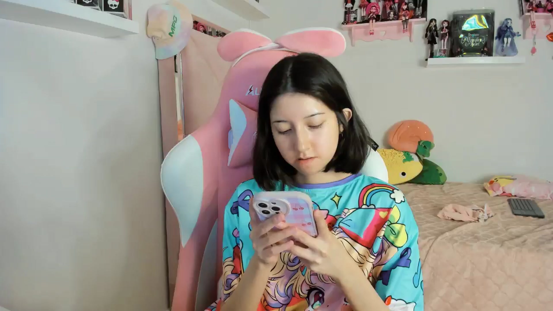 Gallery image thumbnail from Cherrycute666's myfreecams stream on, 11/11/2024, 10:38 image 20 of 20